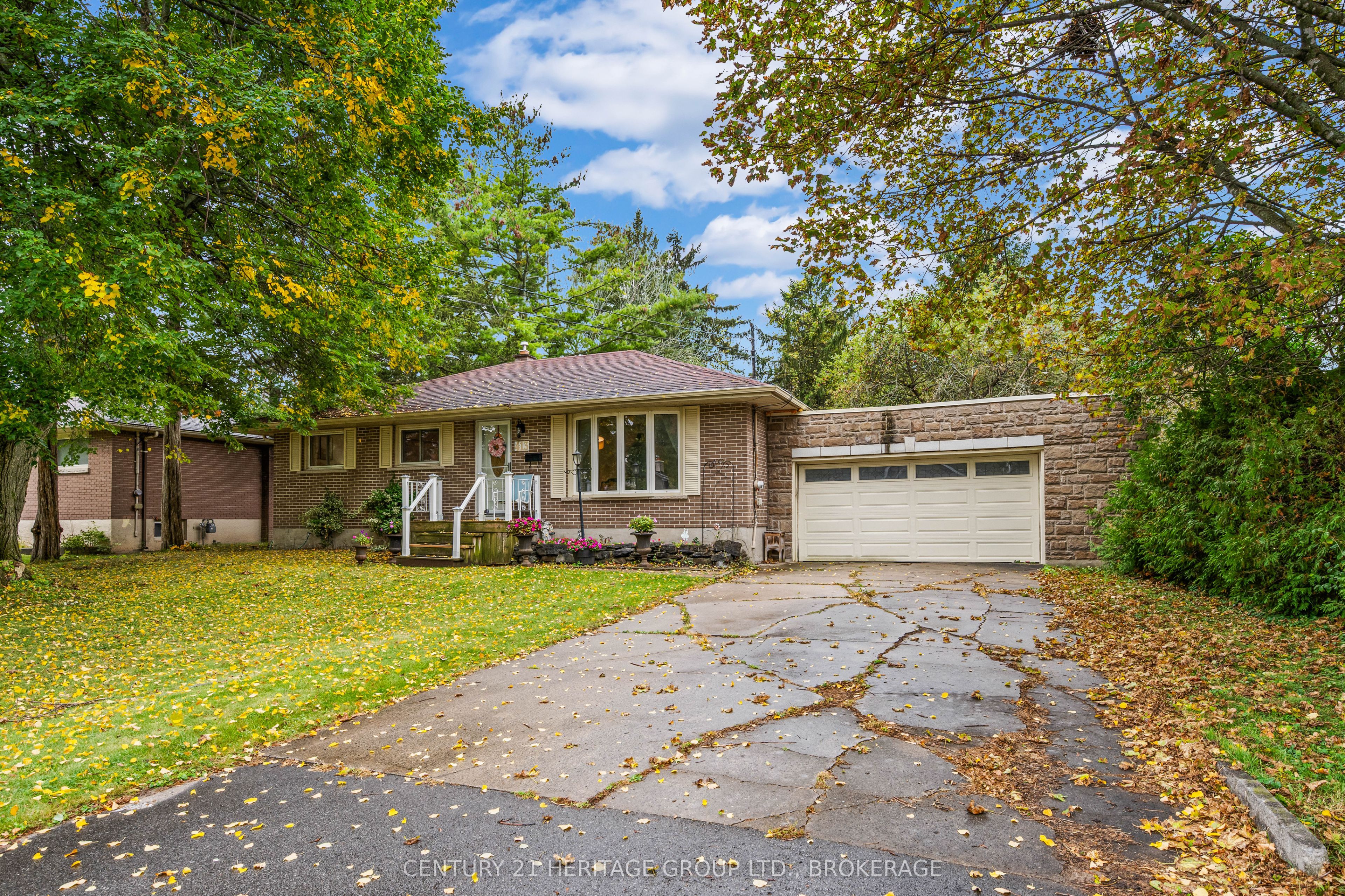 413 Maple Ridge Drive Property Photo 1