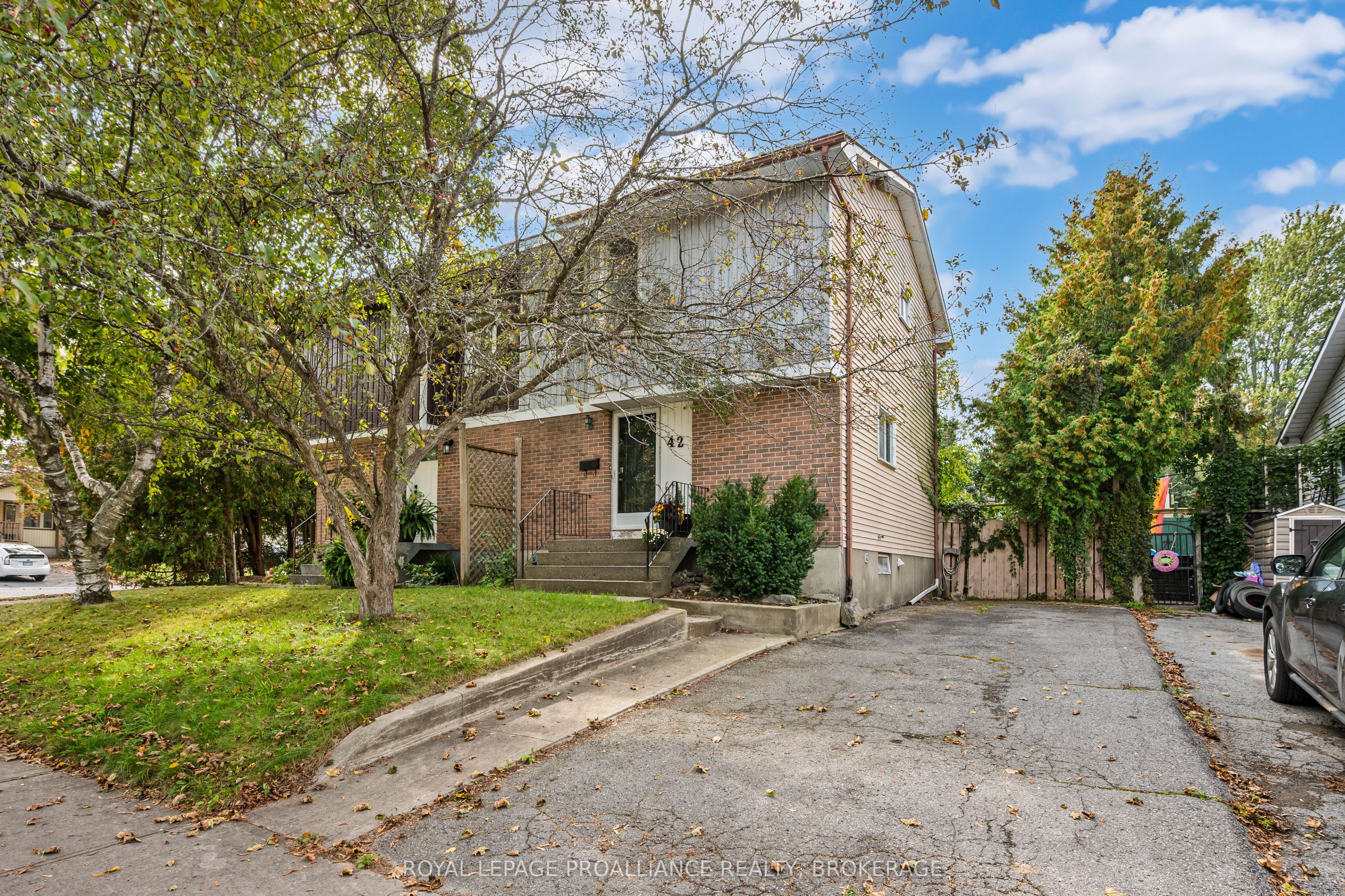 42 Wycliffe Crescent Property Photo 1