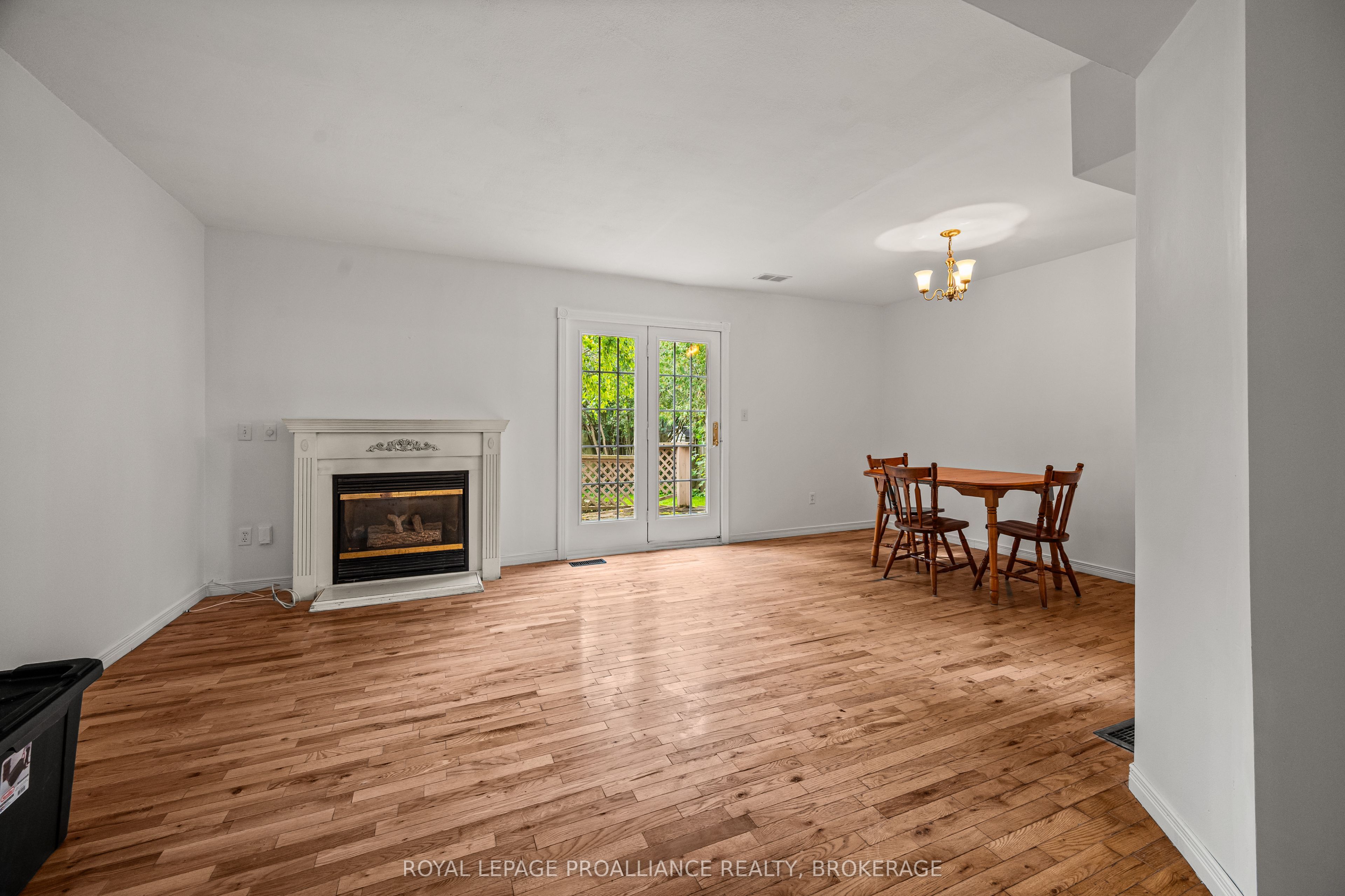 42 Wycliffe Crescent Property Photo 6