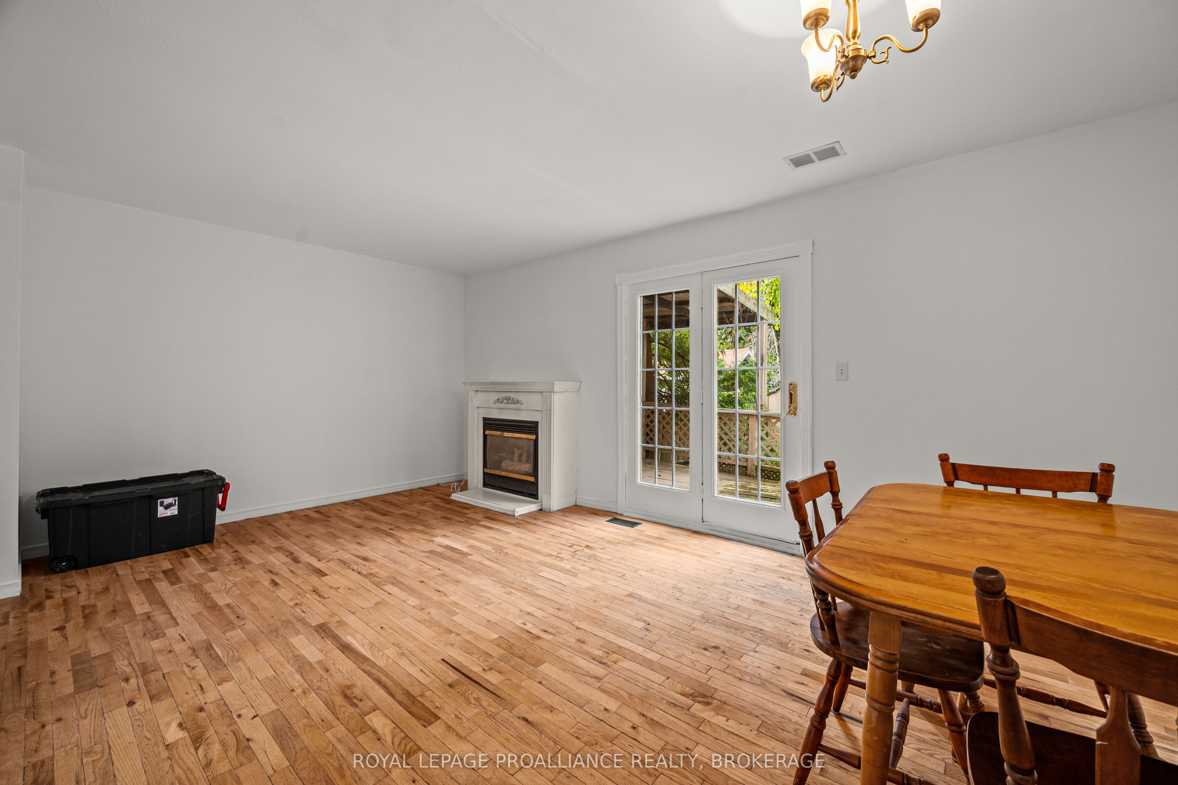 42 Wycliffe Crescent Property Photo 7