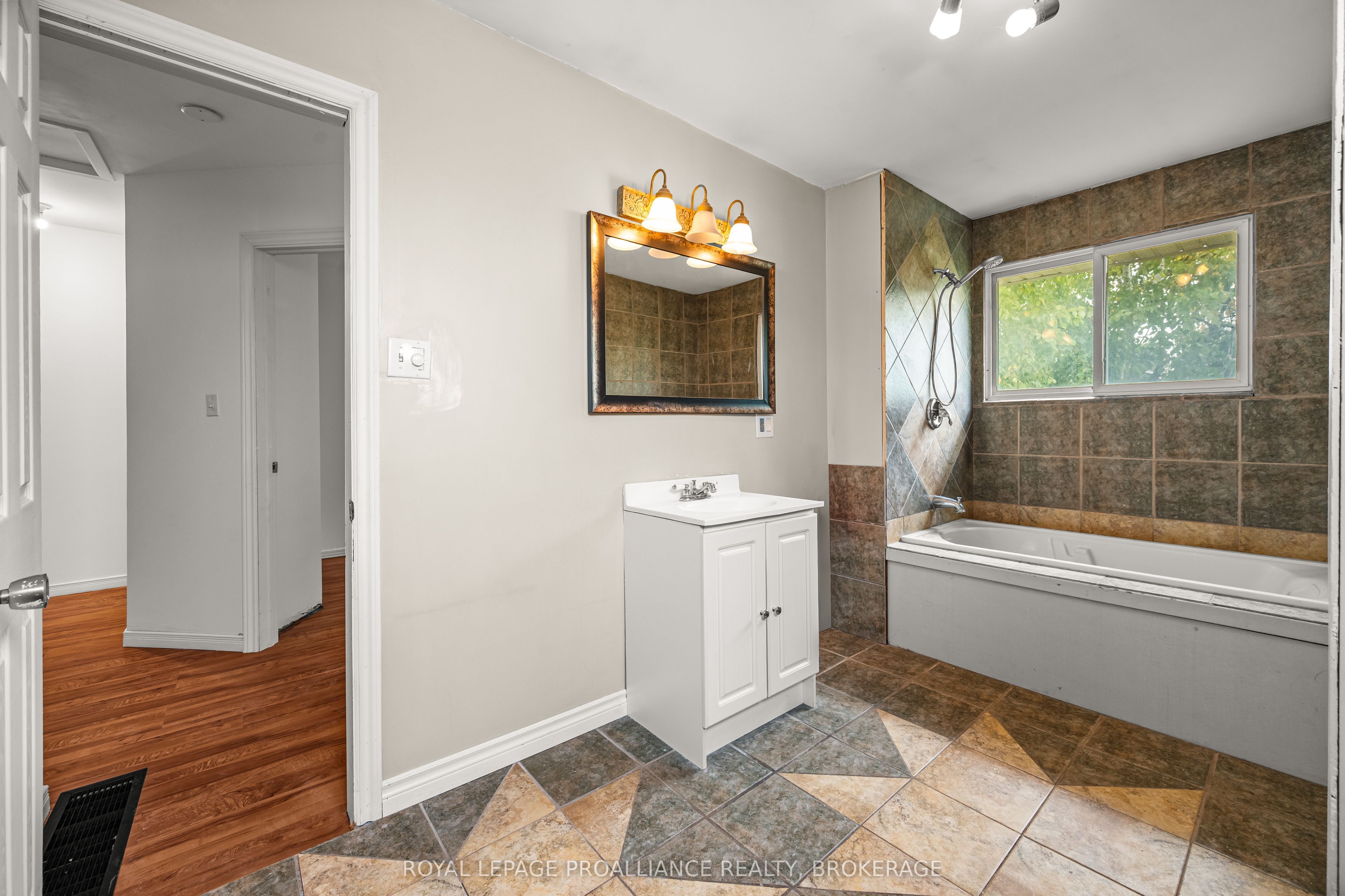 42 Wycliffe Crescent Property Photo 21