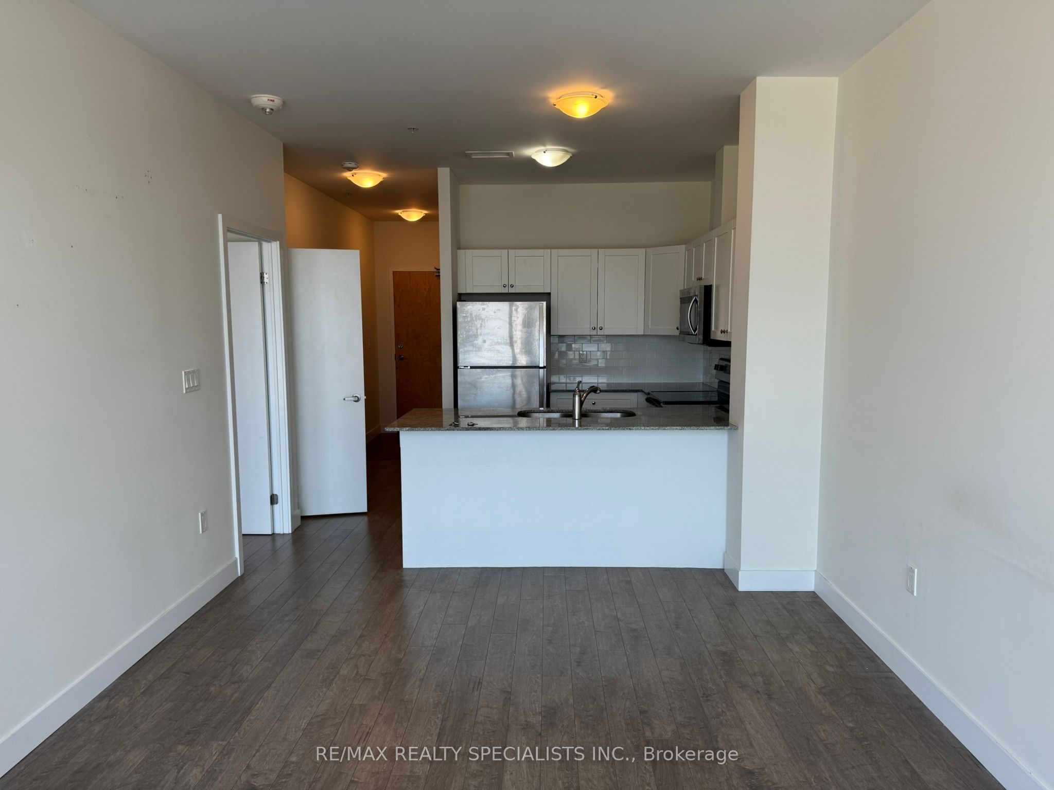 100 GARMENT Street N 1410 Property Photo 1