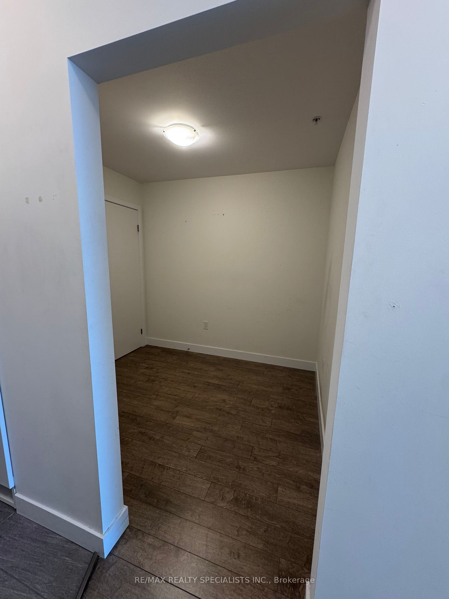 100 Garment Street N 1410 Property Photo 8
