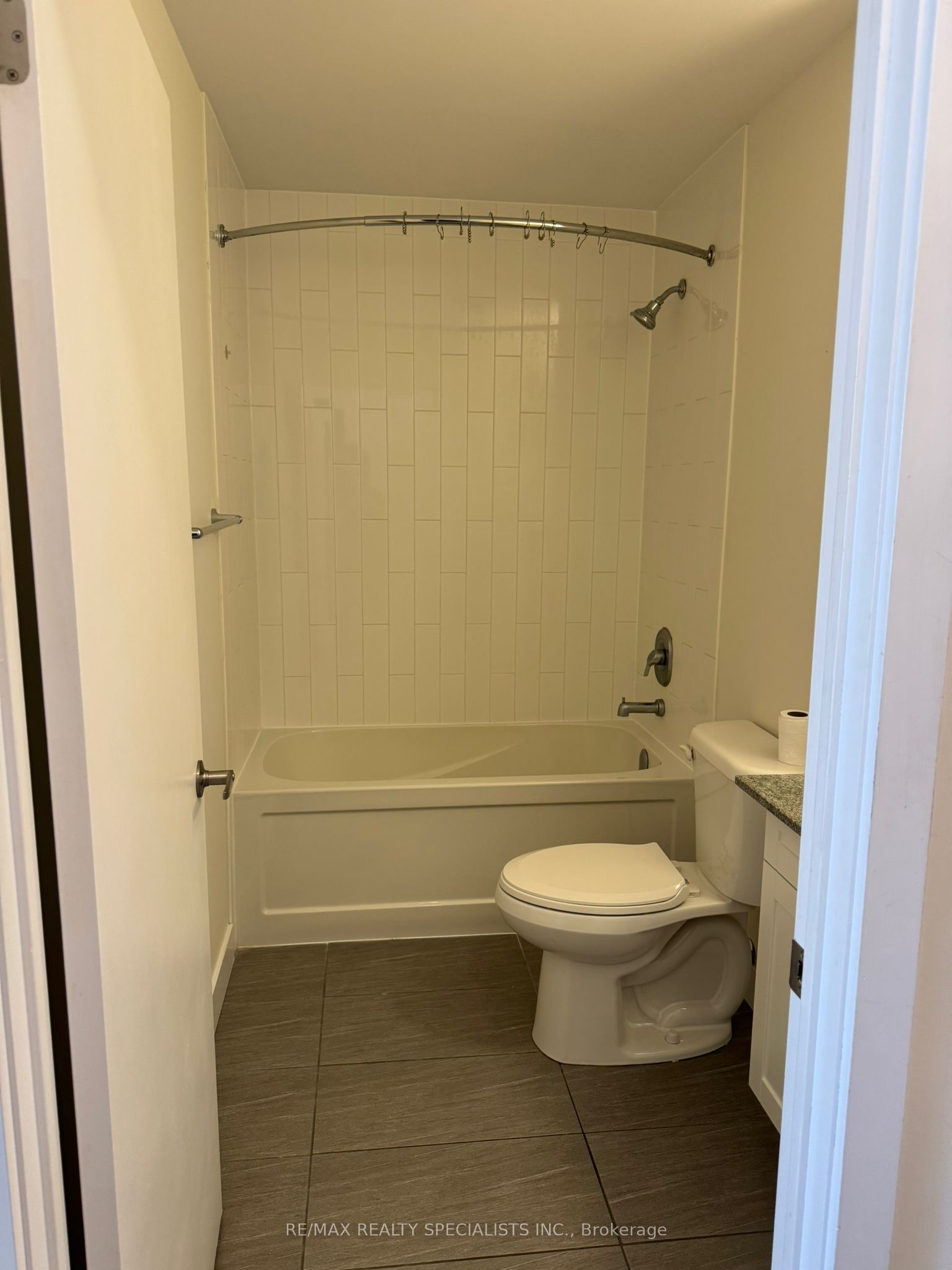 100 Garment Street N 1410 Property Photo 11