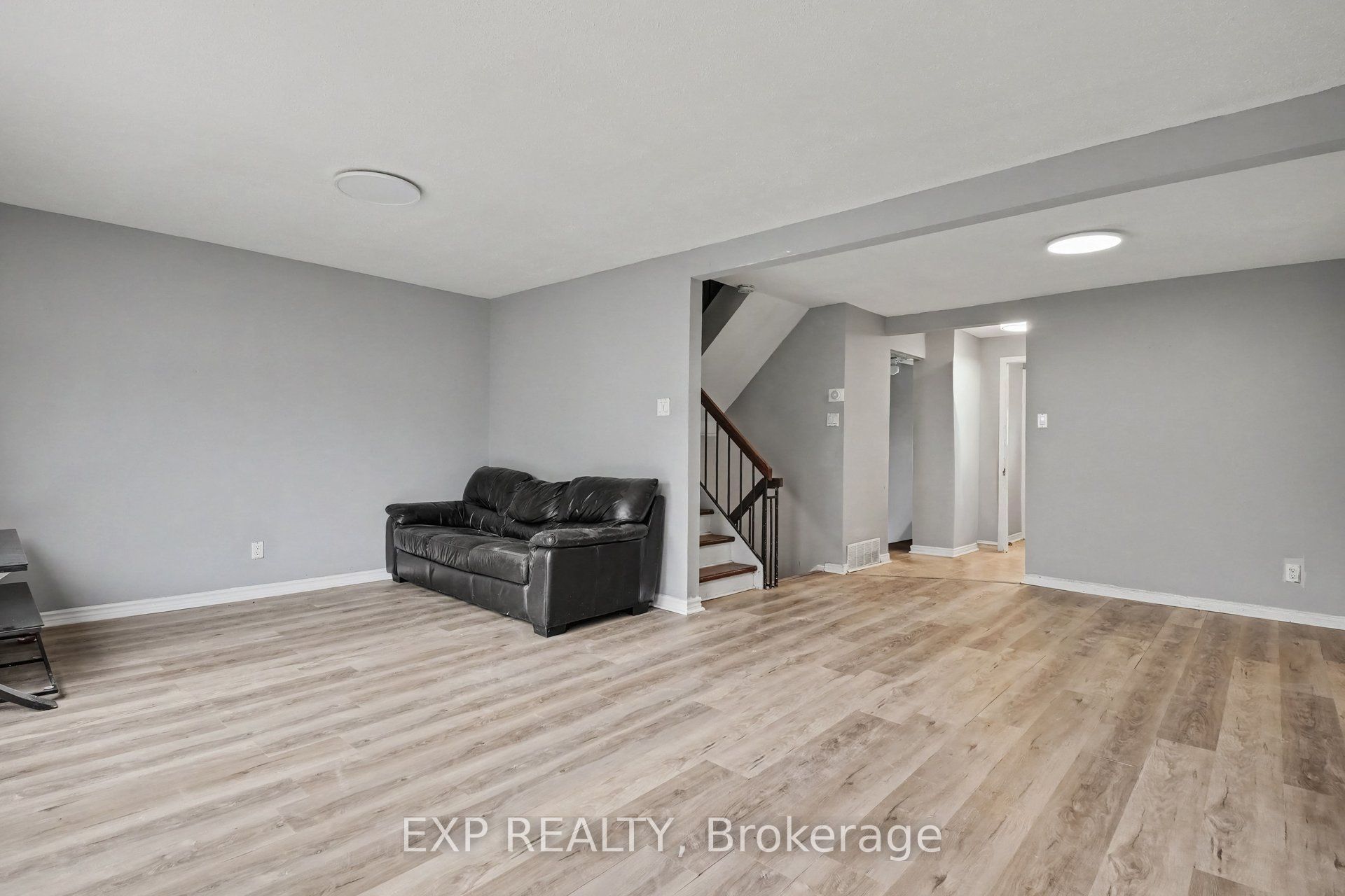 32 Benlea Drive D Property Photo 7