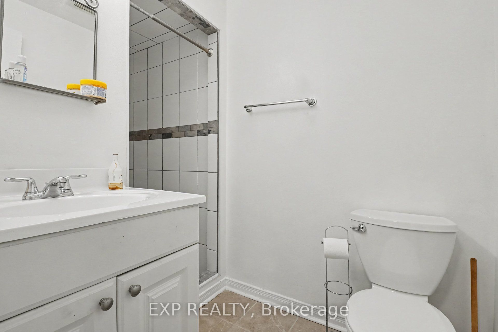 32 Benlea Drive D Property Photo 17