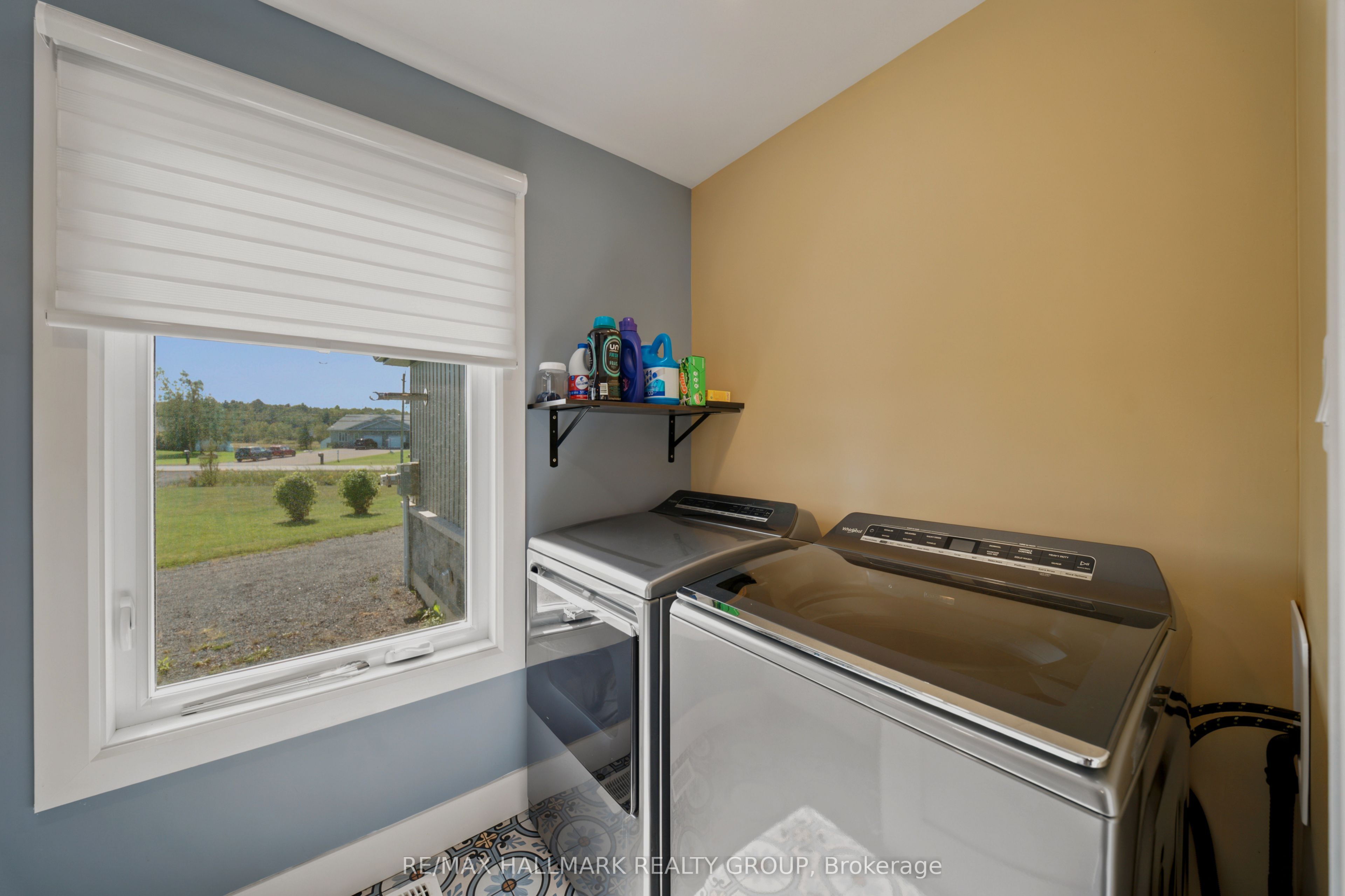 3515 Front Road E Property Photo 12