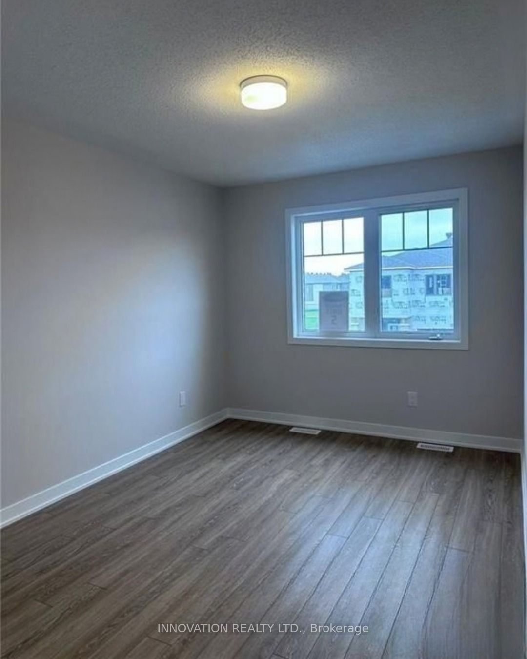 1048 Curraglass Walk Property Photo 8
