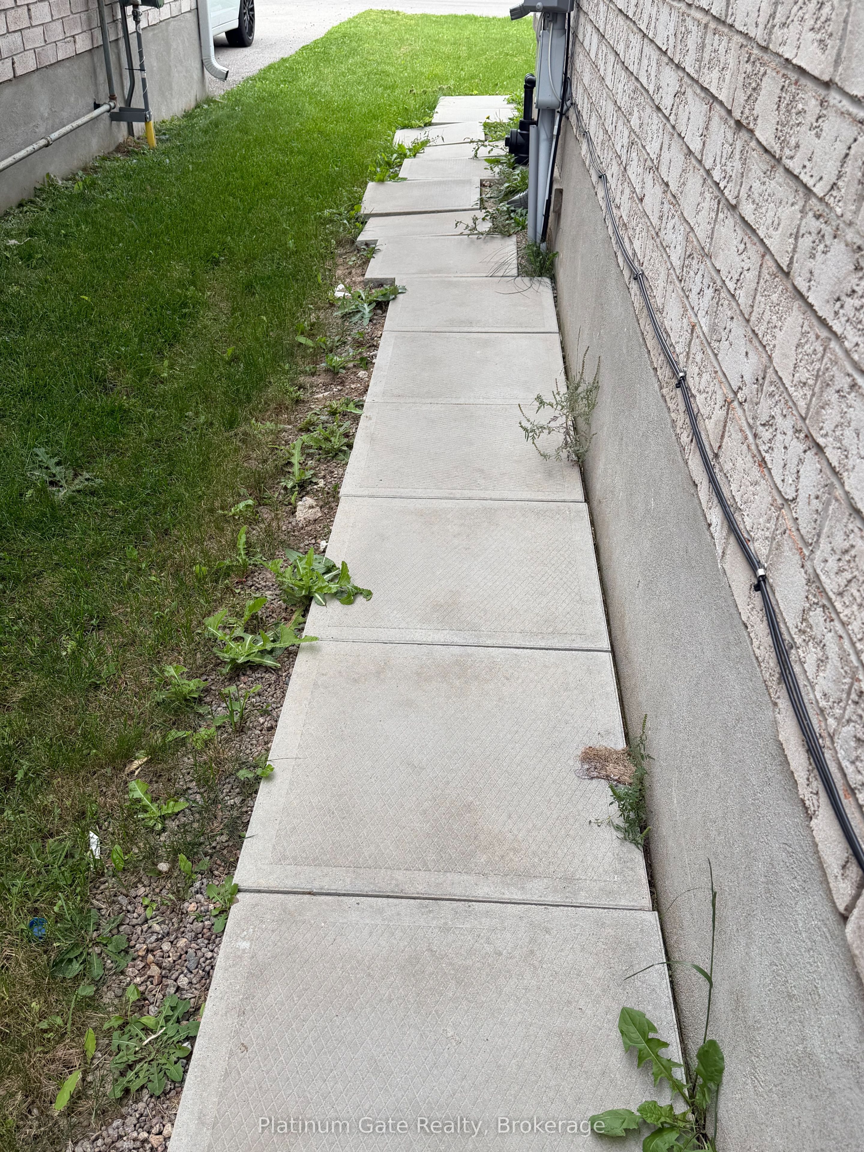 827 Cedar Parkway Property Photo 3
