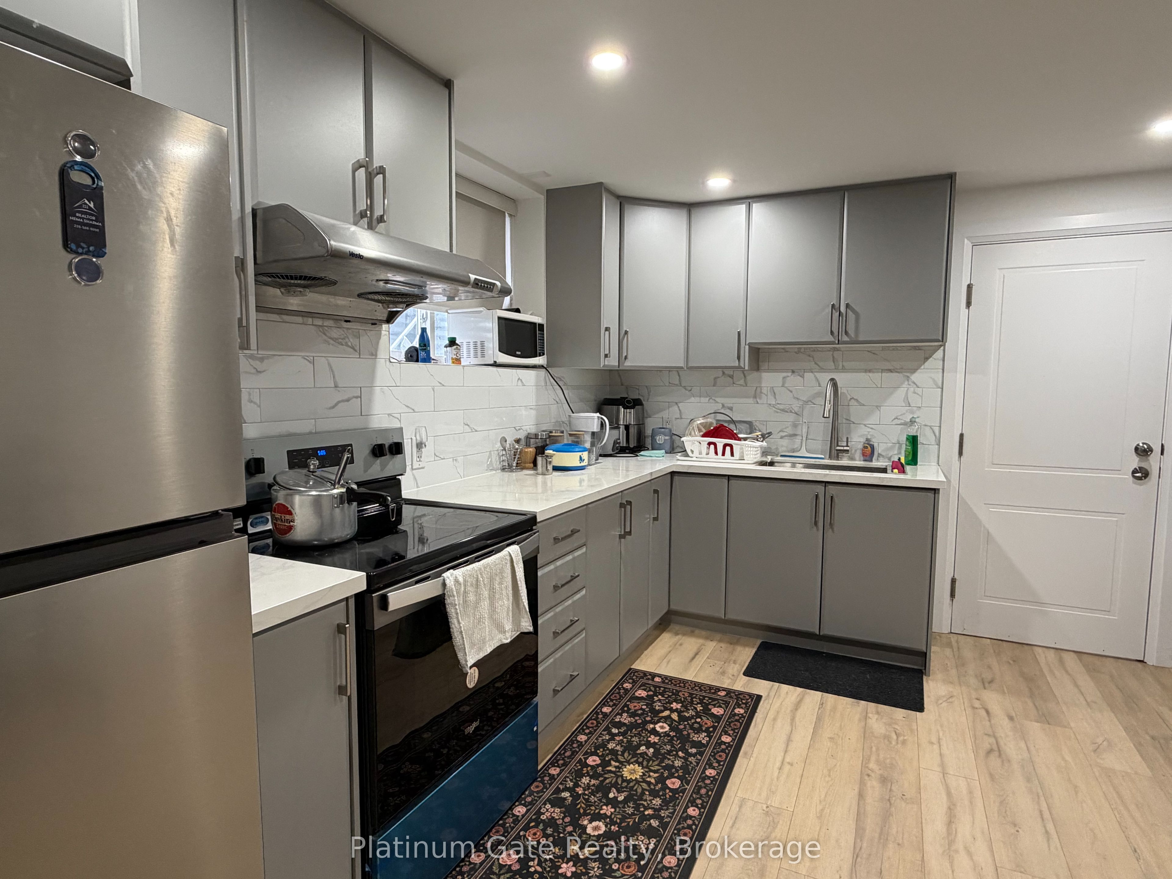 827 Cedar Parkway Property Photo 4