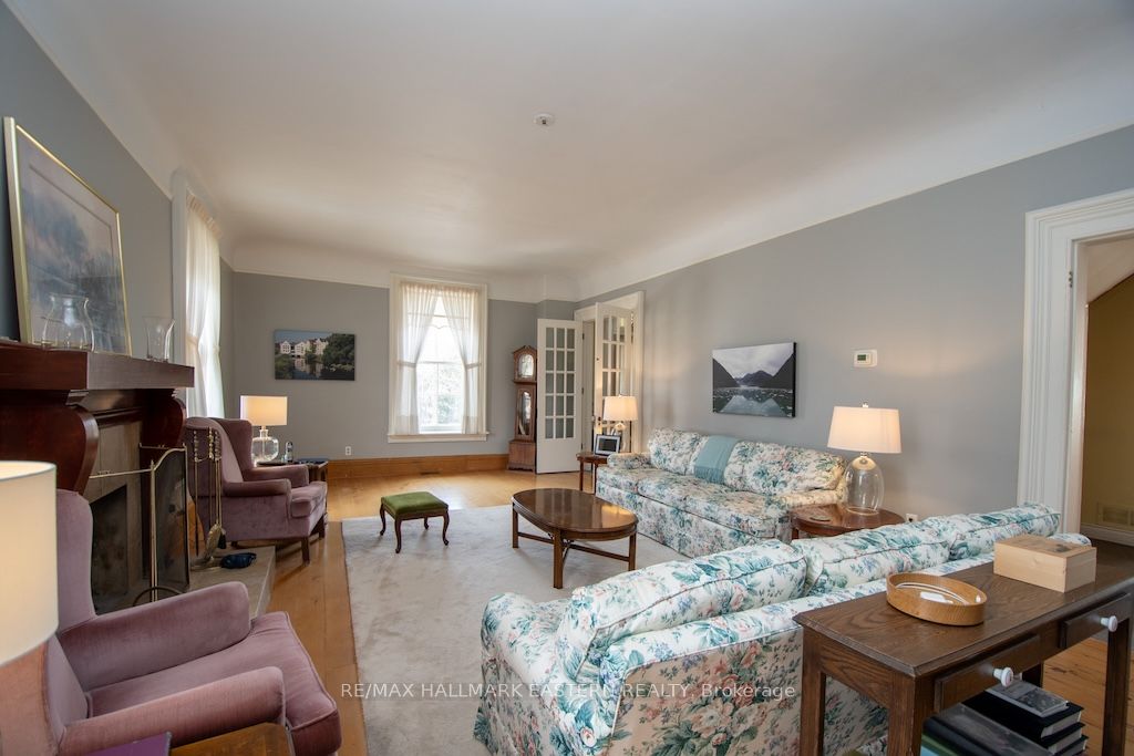 813 Water Street Property Photo 12