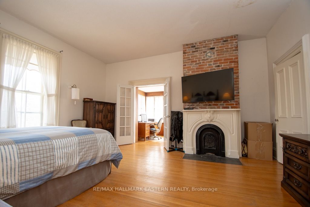 813 Water Street Property Photo 24