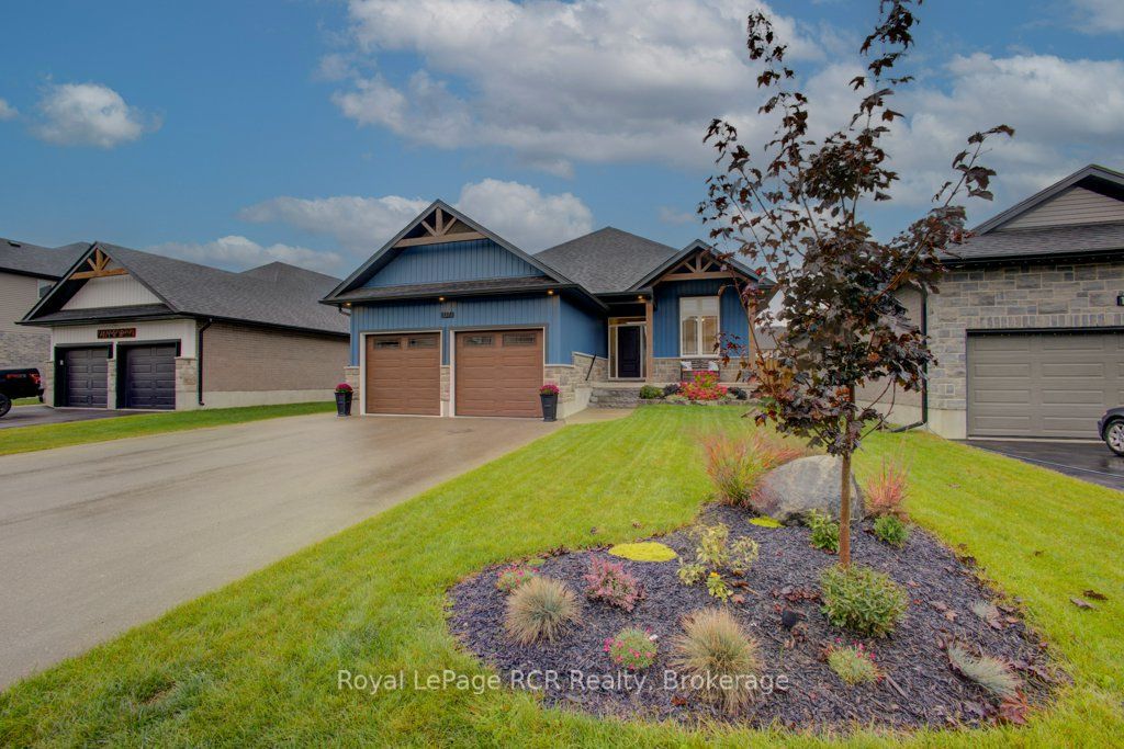 137 Walsh Street Property Photo 1