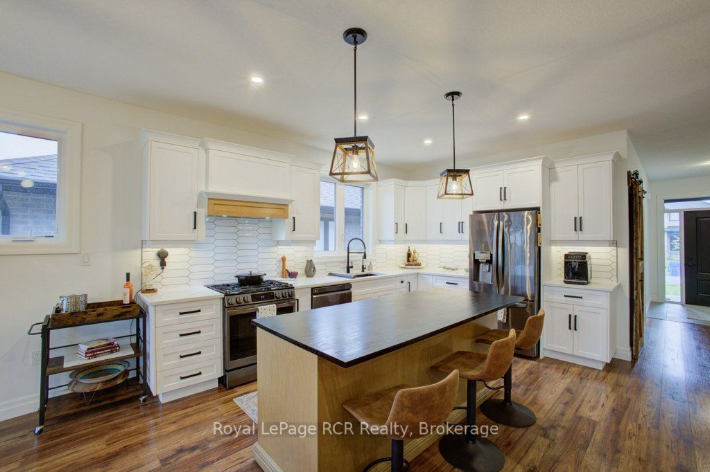 137 Walsh Street Property Photo 7