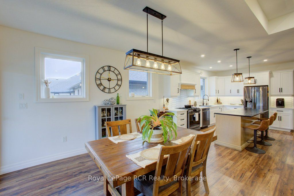 137 Walsh Street Property Photo 9