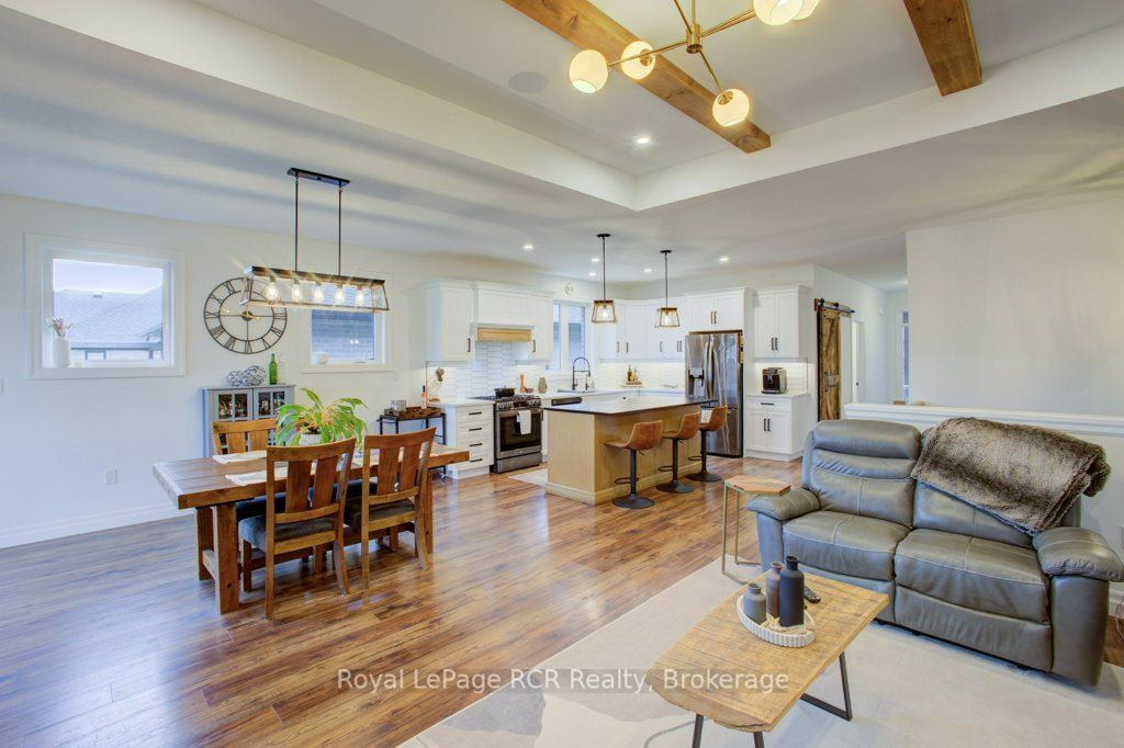 137 Walsh Street Property Photo 11