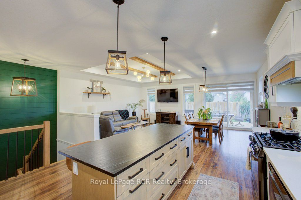 137 Walsh Street Property Photo 13