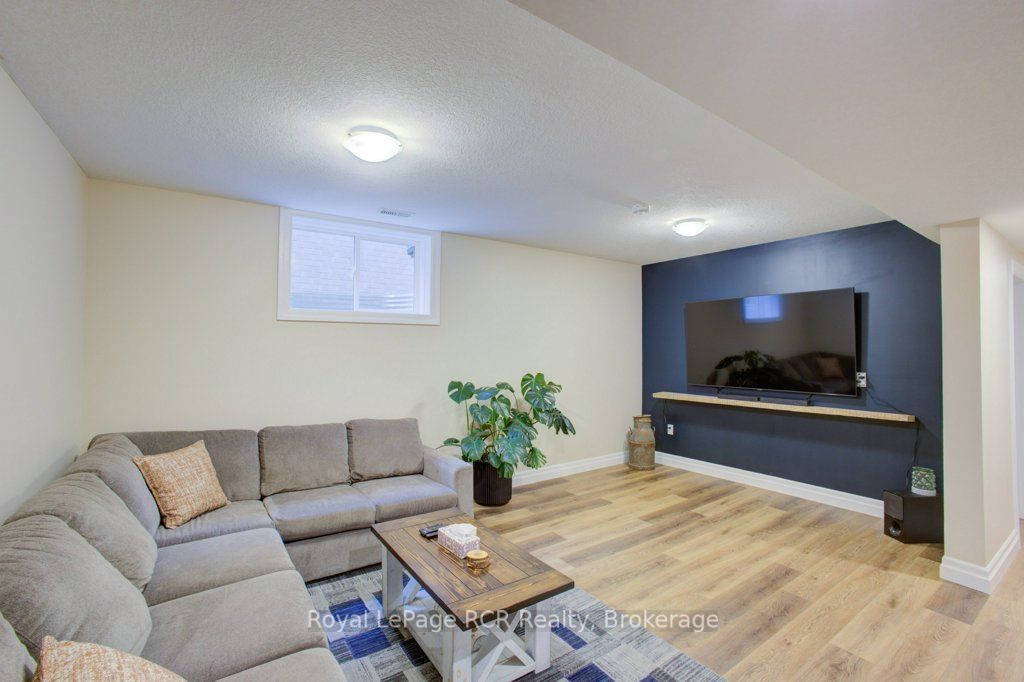 137 Walsh Street Property Photo 21