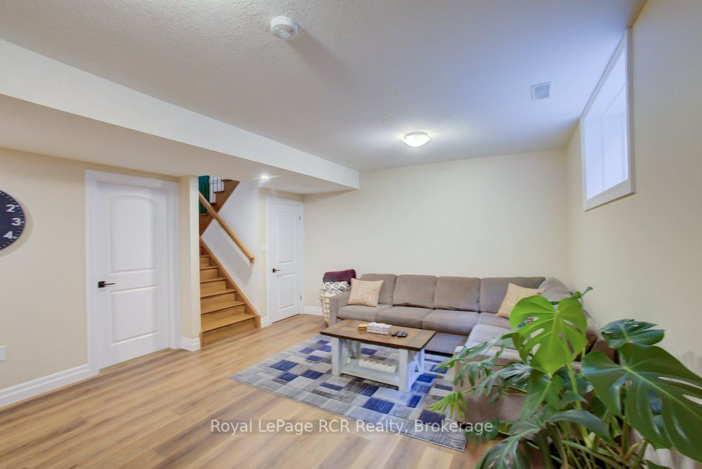 137 Walsh Street Property Photo 22