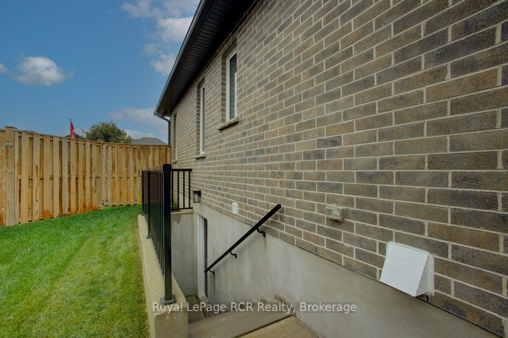 137 Walsh Street Property Photo 33