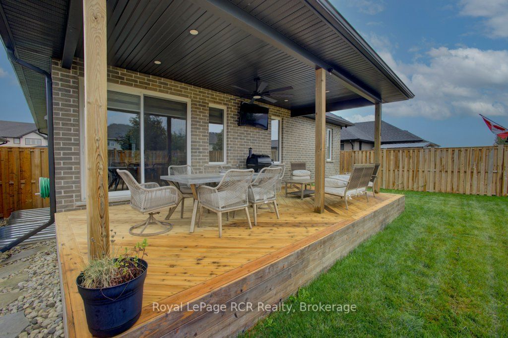 137 Walsh Street Property Photo 36