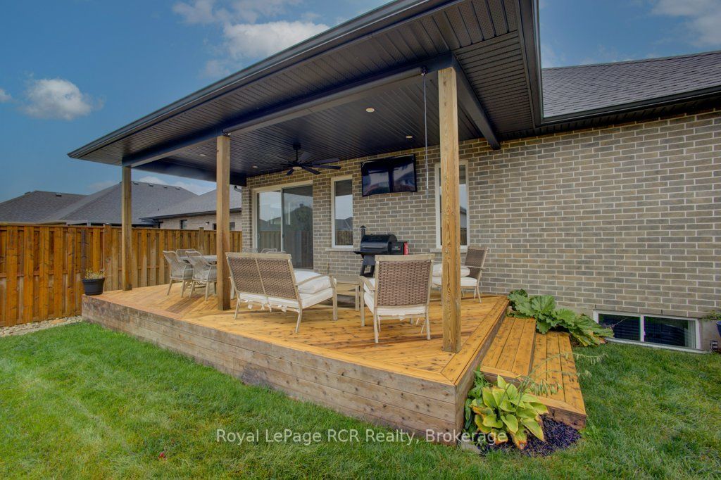 137 Walsh Street Property Photo 37