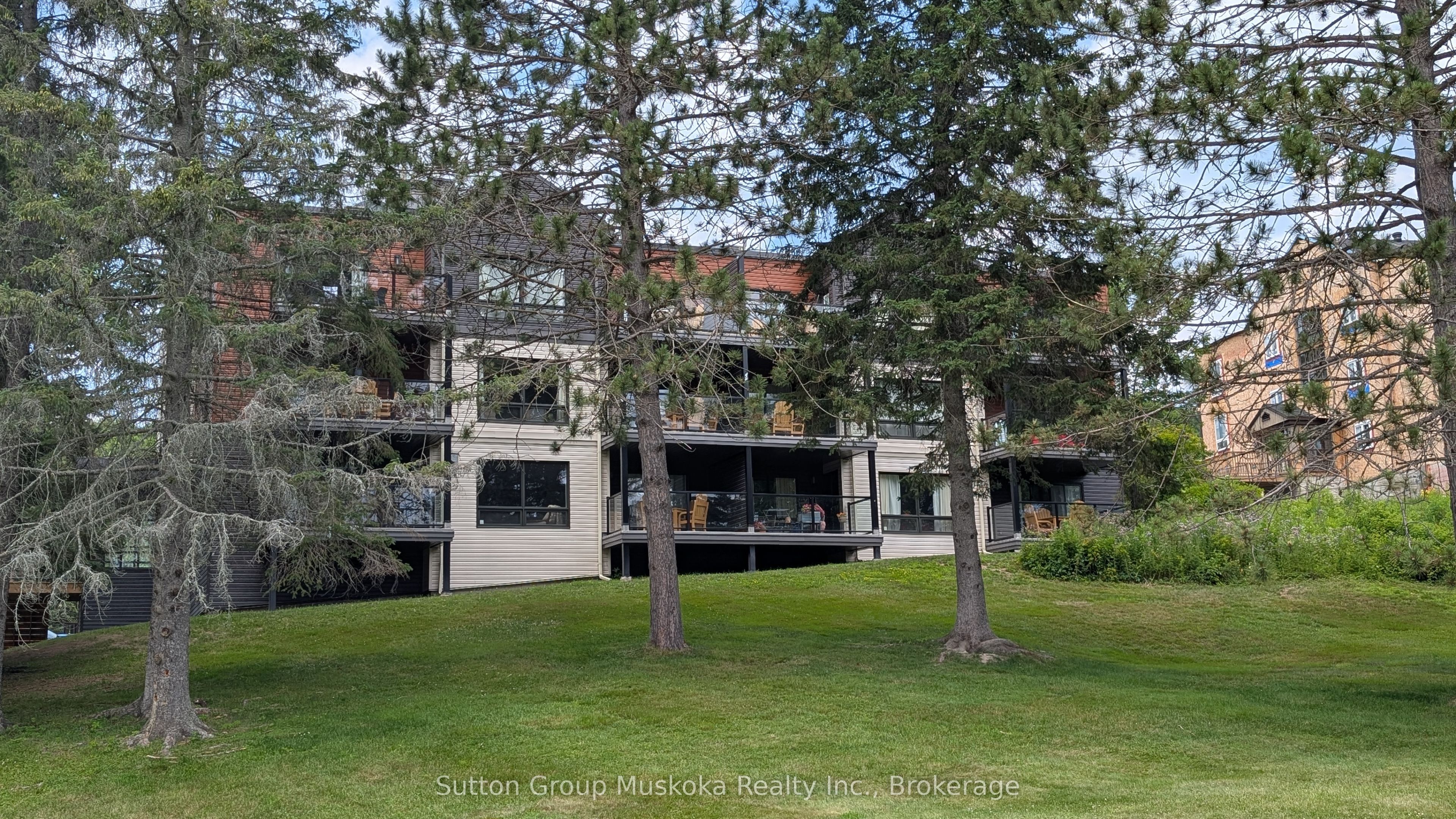 52-205 Deerhurst Drive Property Photo 1