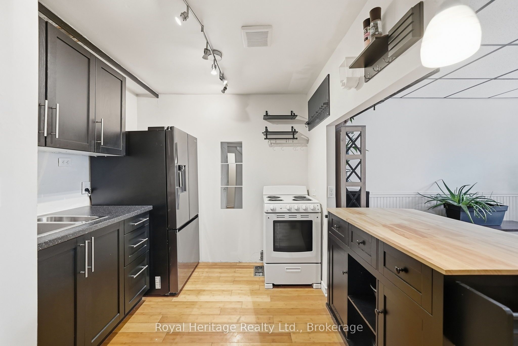 162 Cromwell Street 13 Property Photo 7