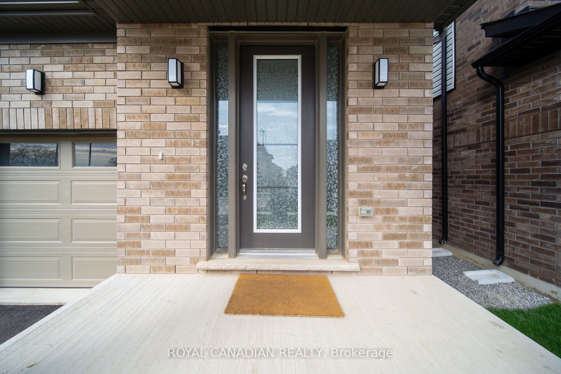 87 Soules Square Property Photo 4