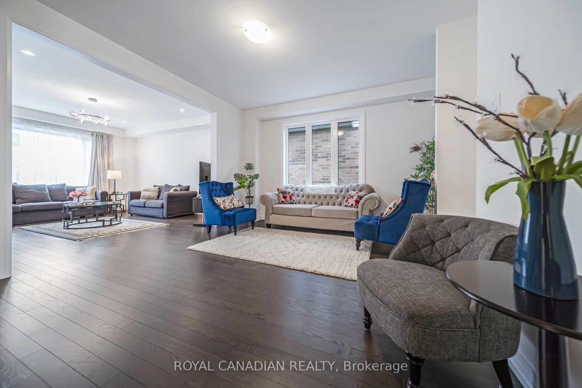 87 Soules Square Property Photo 9