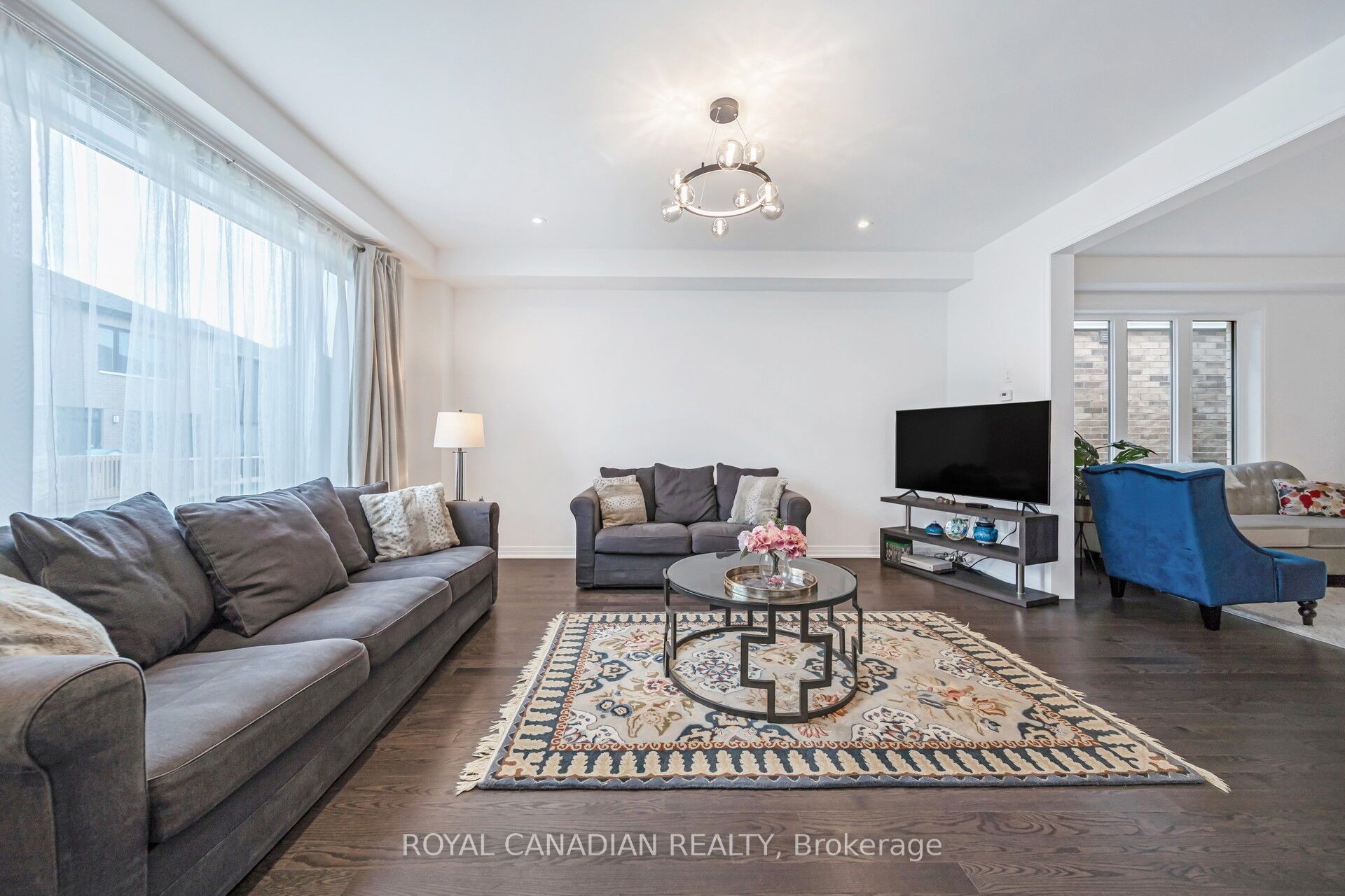 87 Soules Square Property Photo 14