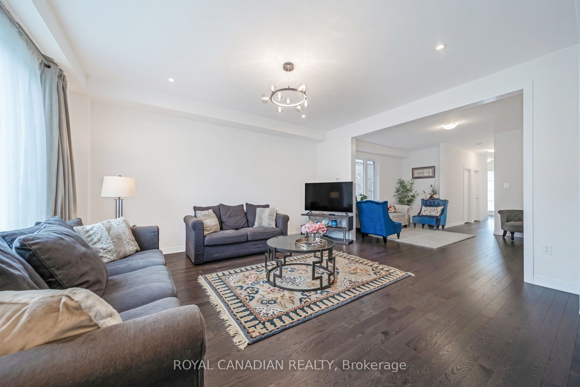 87 Soules Square Property Photo 15