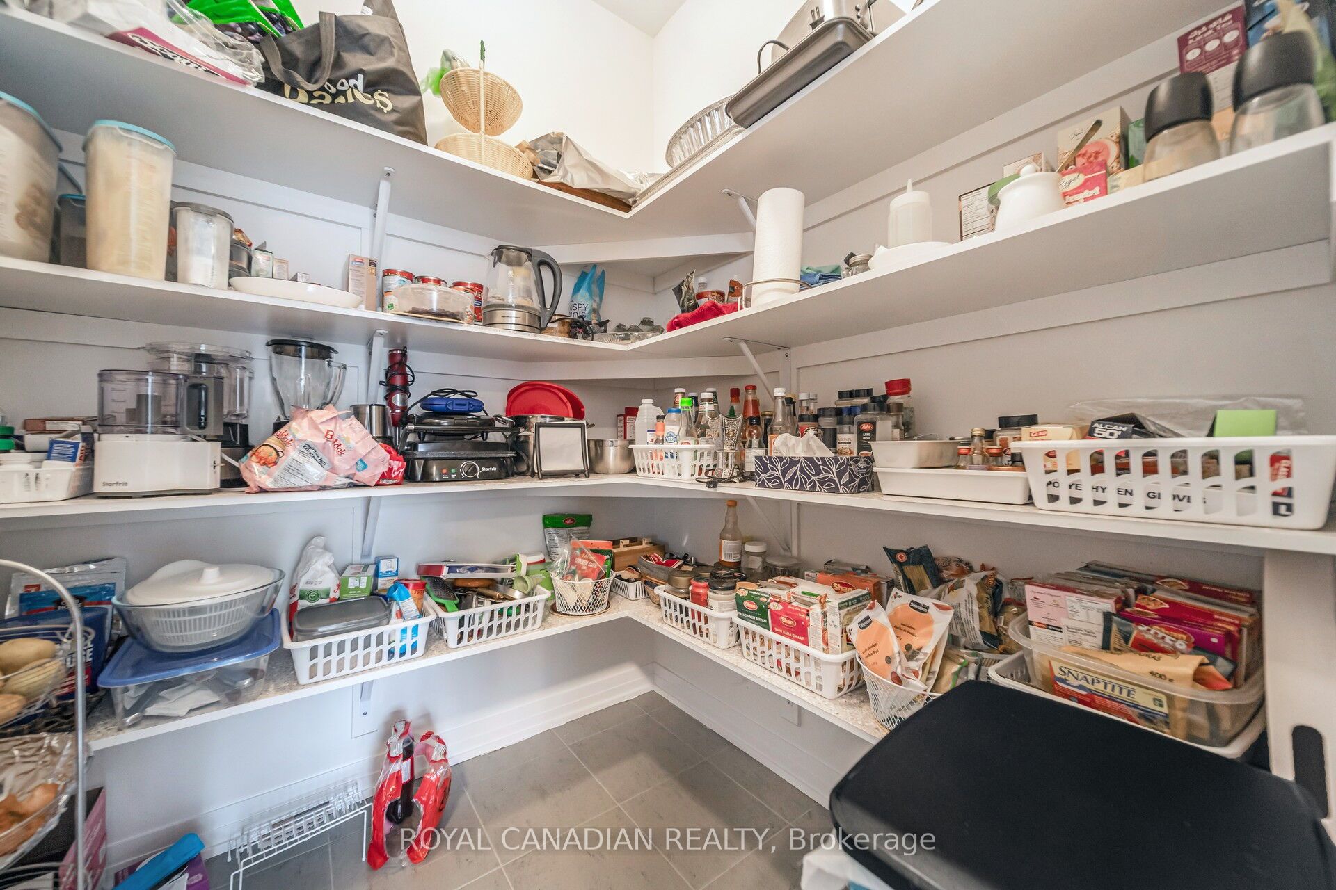 87 Soules Square Property Photo 24
