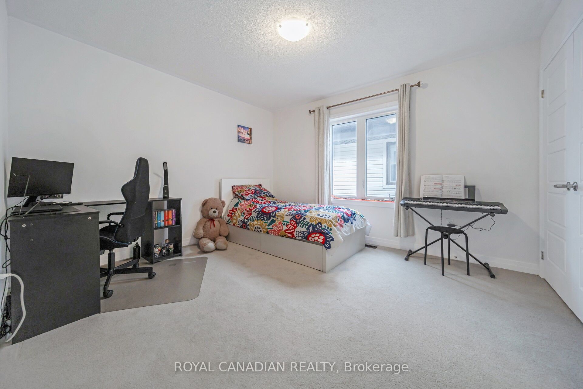 87 Soules Square Property Photo 34