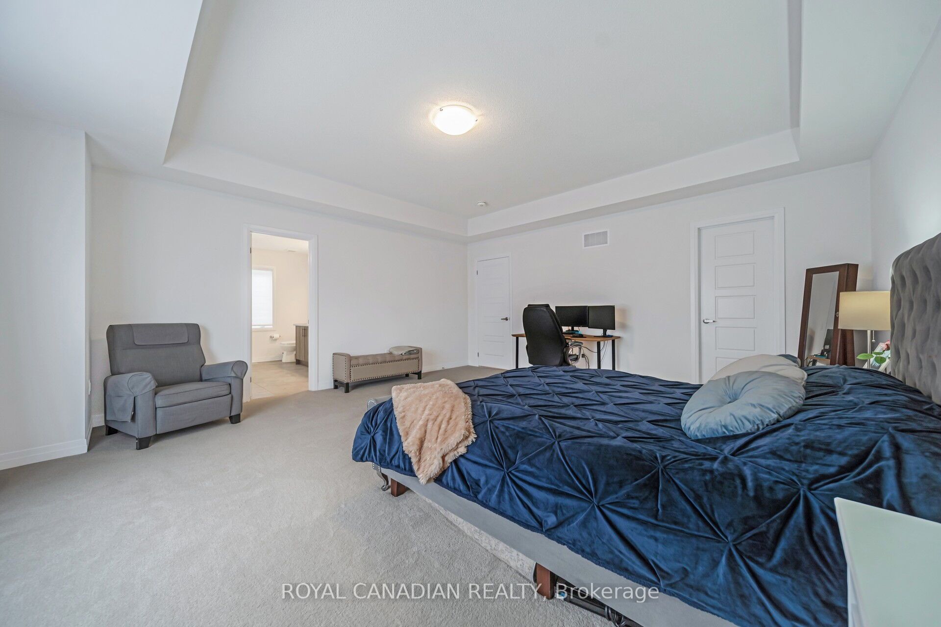 87 Soules Square Property Photo 36