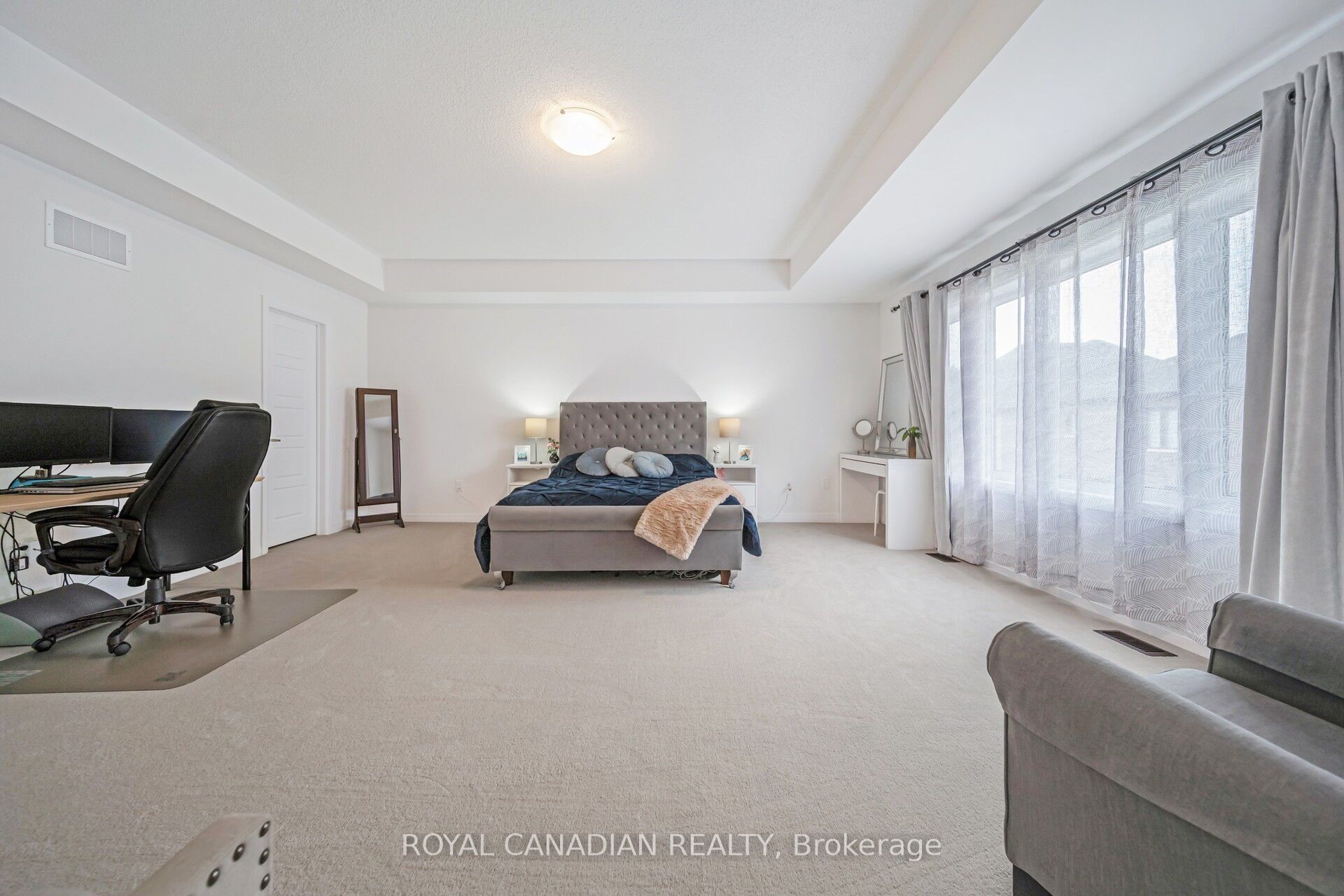 87 Soules Square Property Photo 39