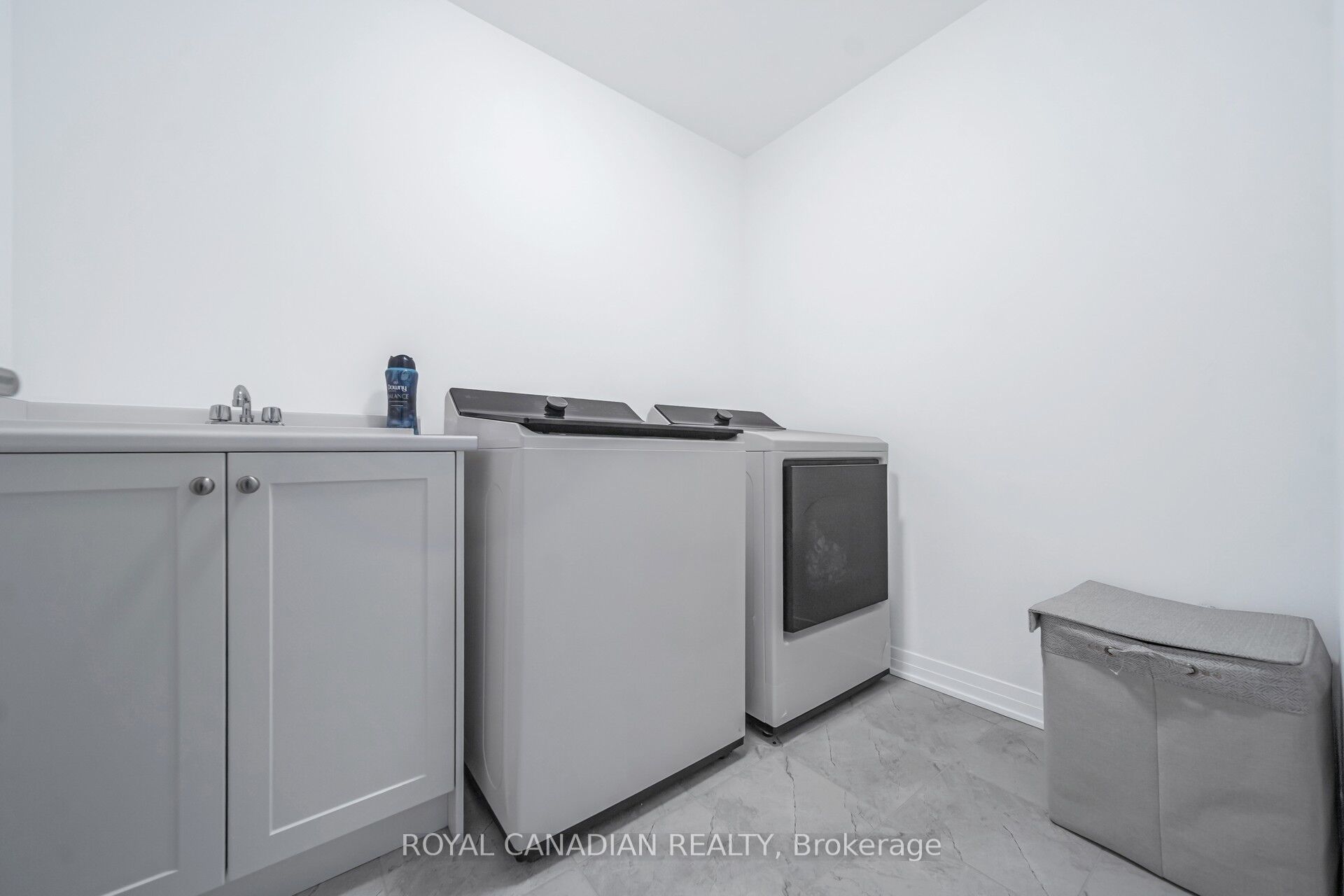 87 Soules Square Property Photo 43