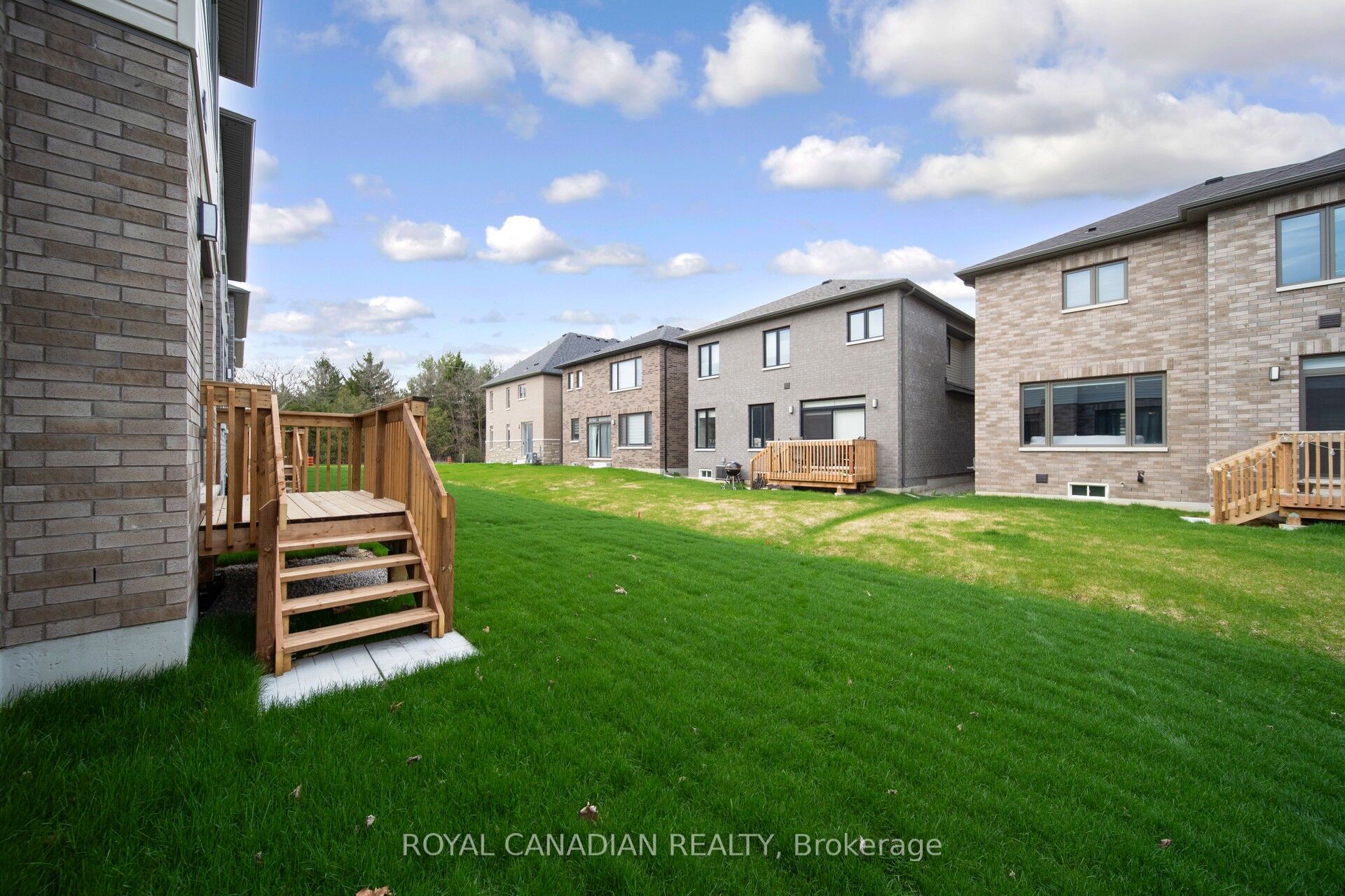 87 Soules Square Property Photo 45