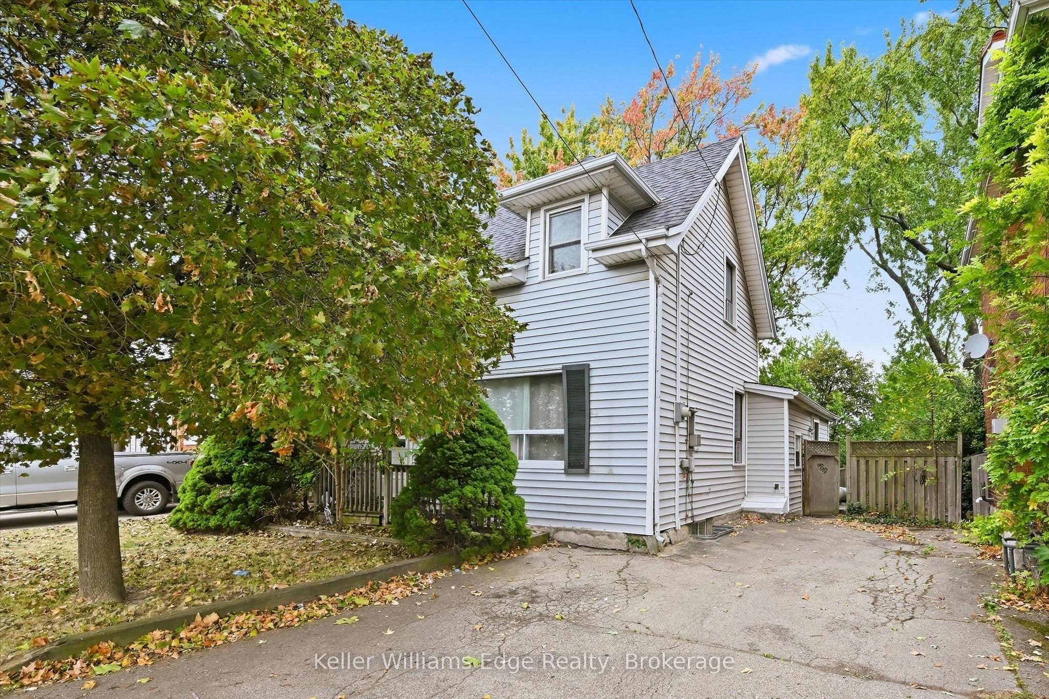 24 Brucedale Avenue W