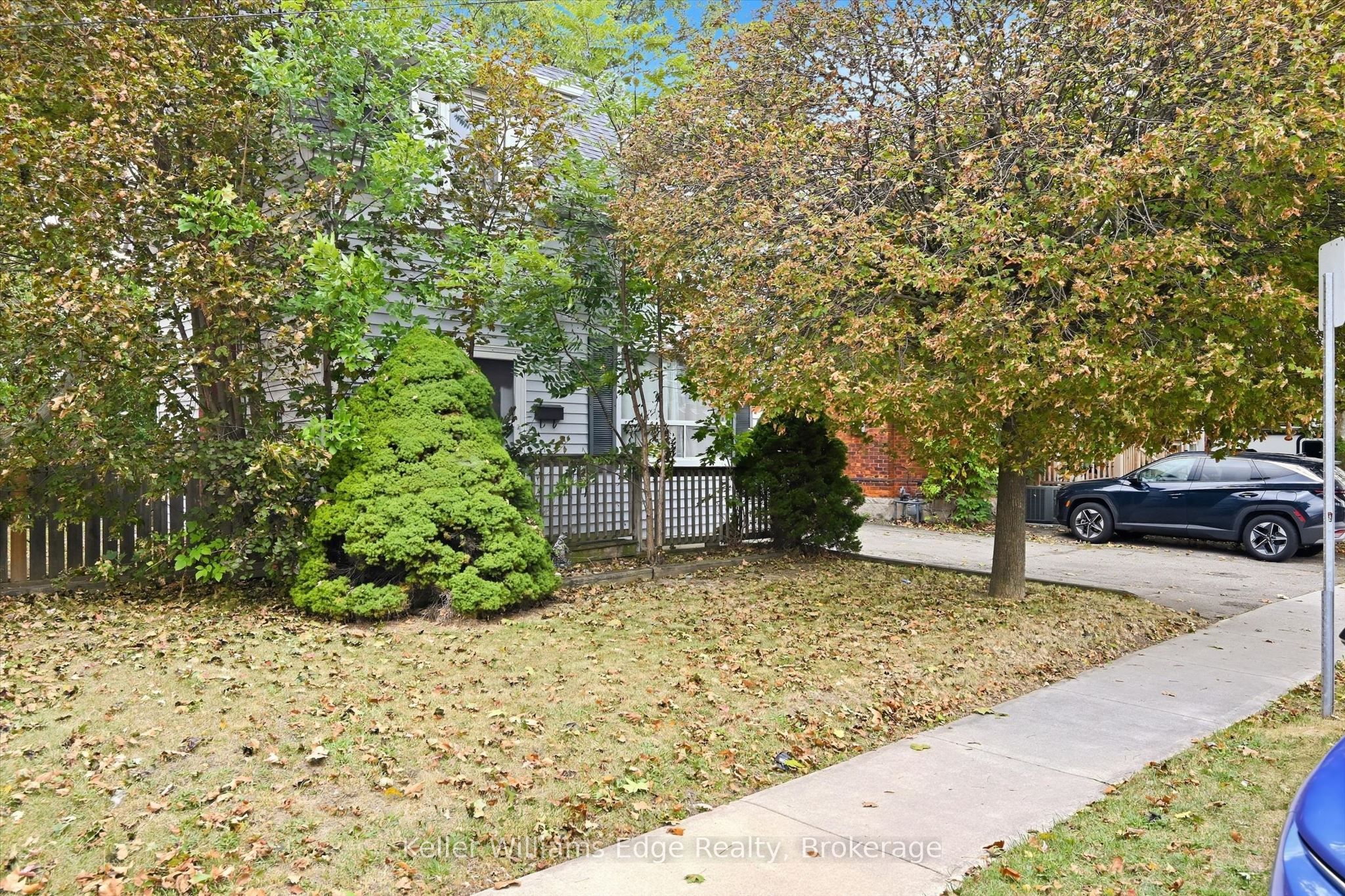 24 Brucedale Avenue W Property Photo 2
