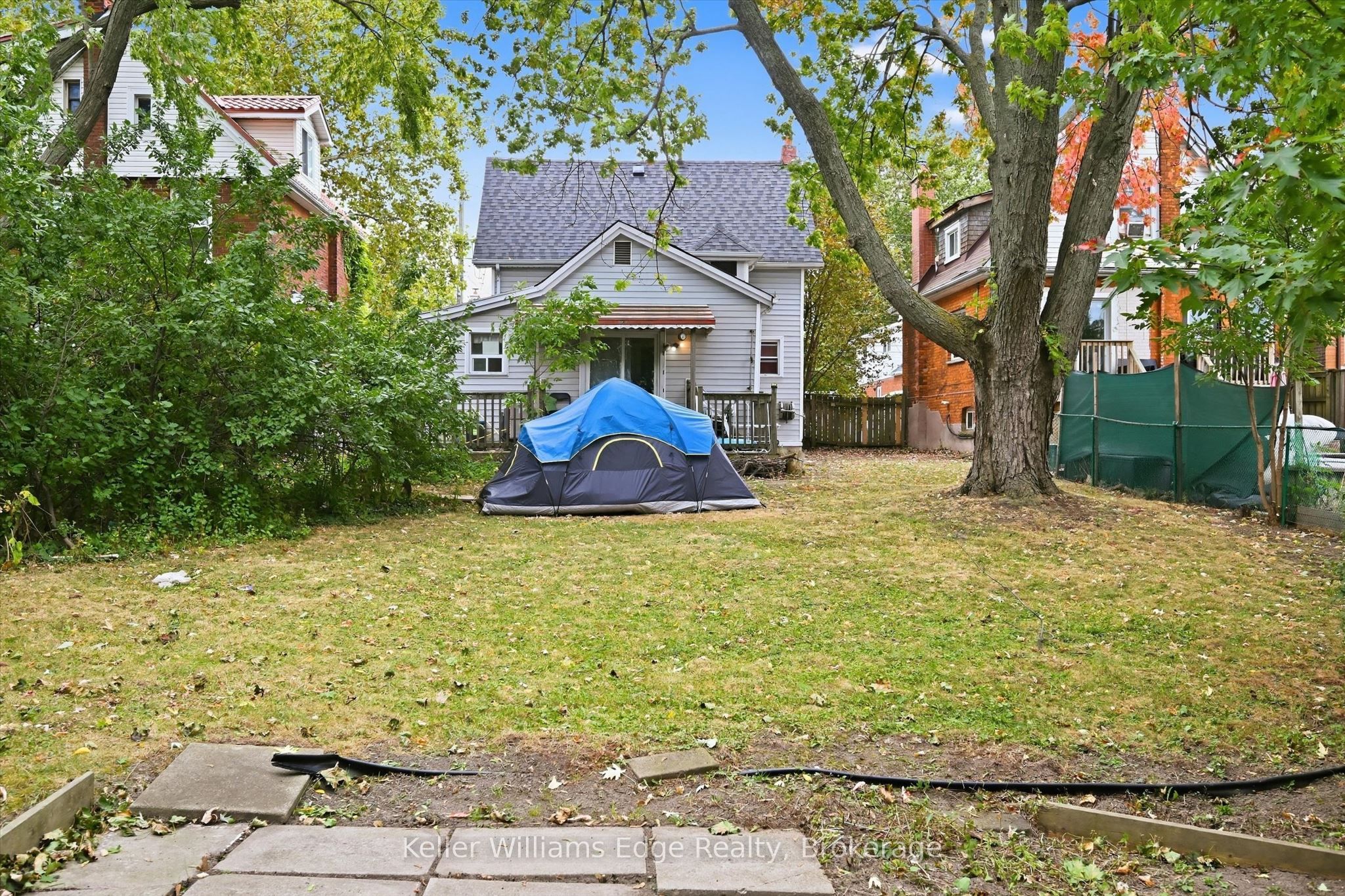 24 Brucedale Avenue W Property Photo 6