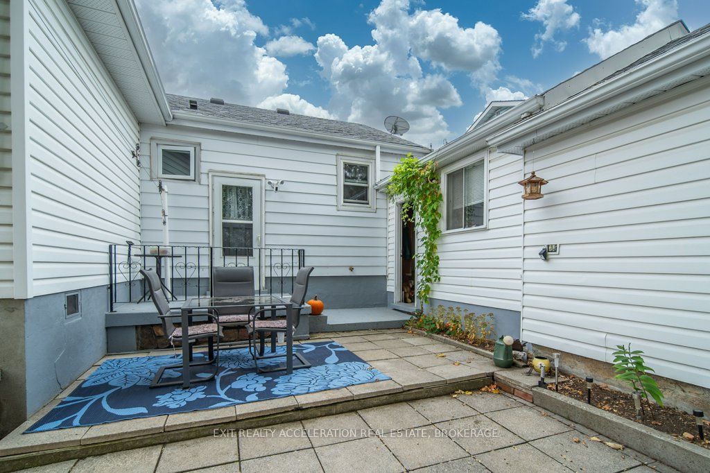 66 North Park Gardens Property Photo 40
