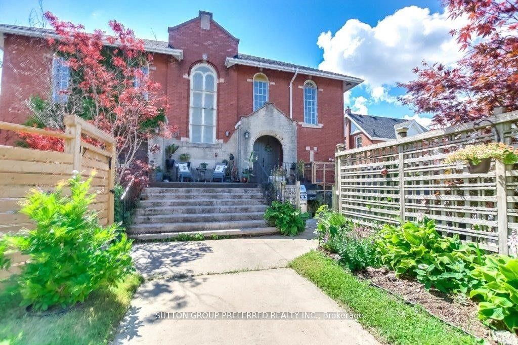 73 Fifth Avenue Property Photo 2