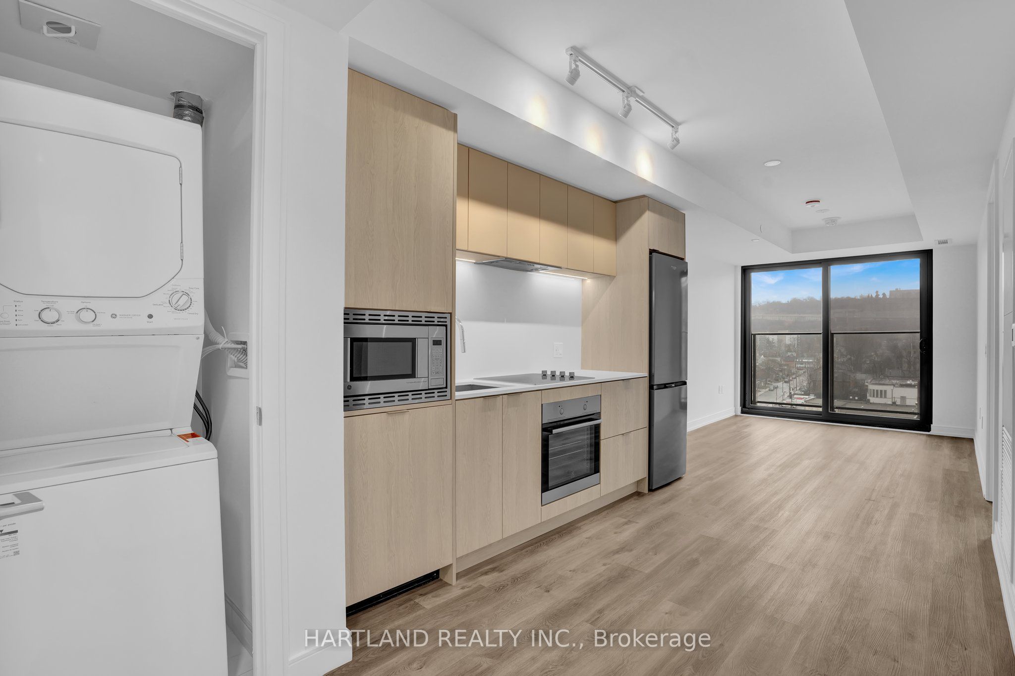 1 Jarvis Street 928 Property Photo 2
