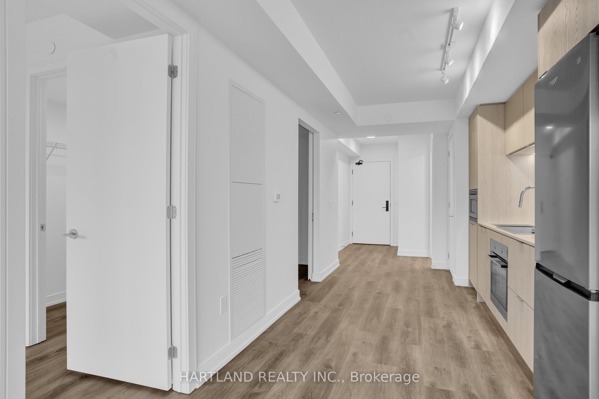 1 Jarvis Street 928 Property Photo 3