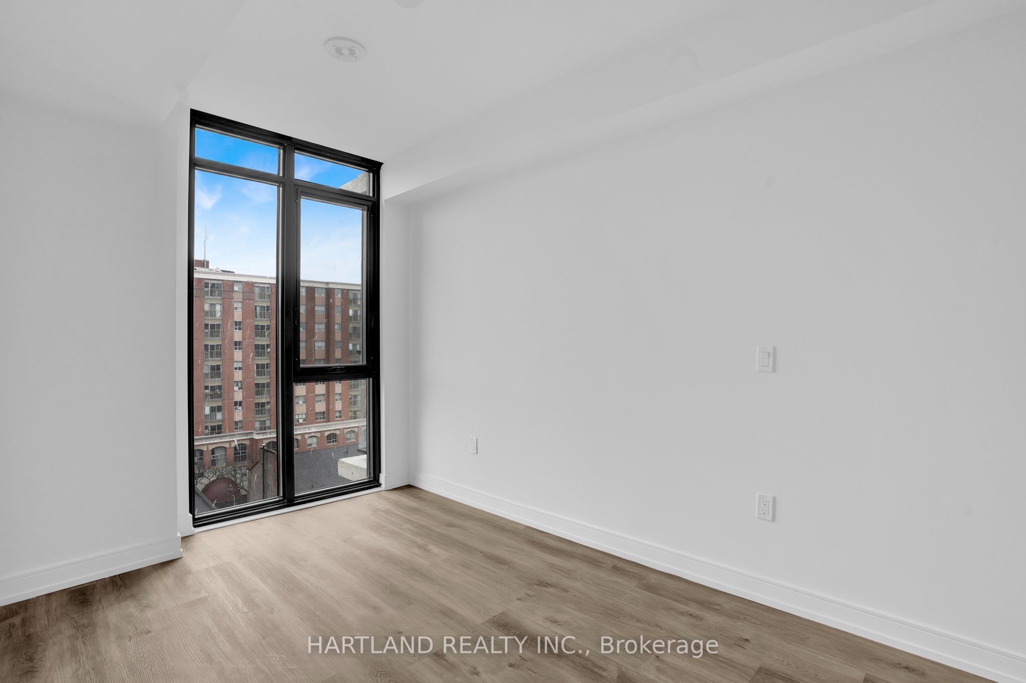 1 Jarvis Street 928 Property Photo 8