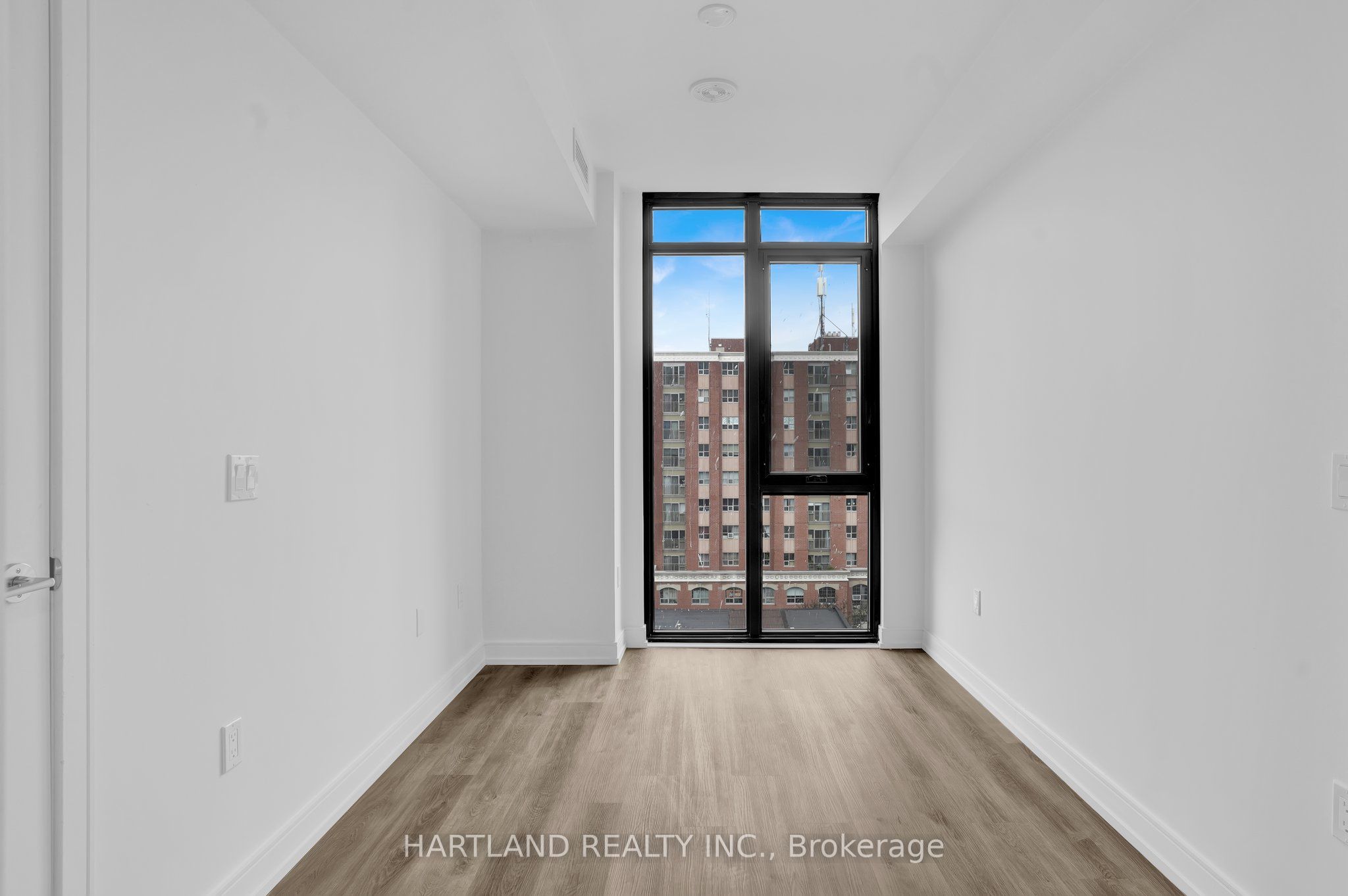 1 Jarvis Street 928 Property Photo 14