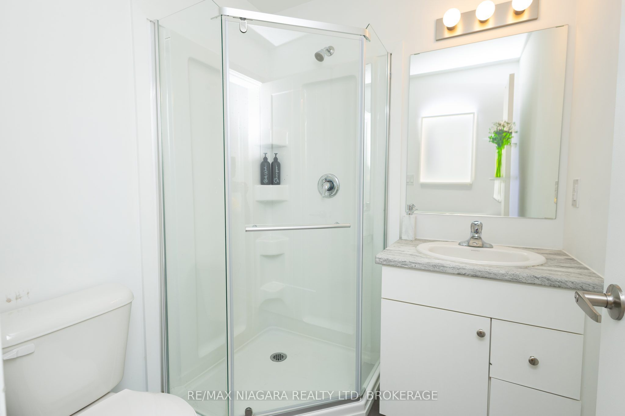 4263 Fourth Avenue Property Photo 10