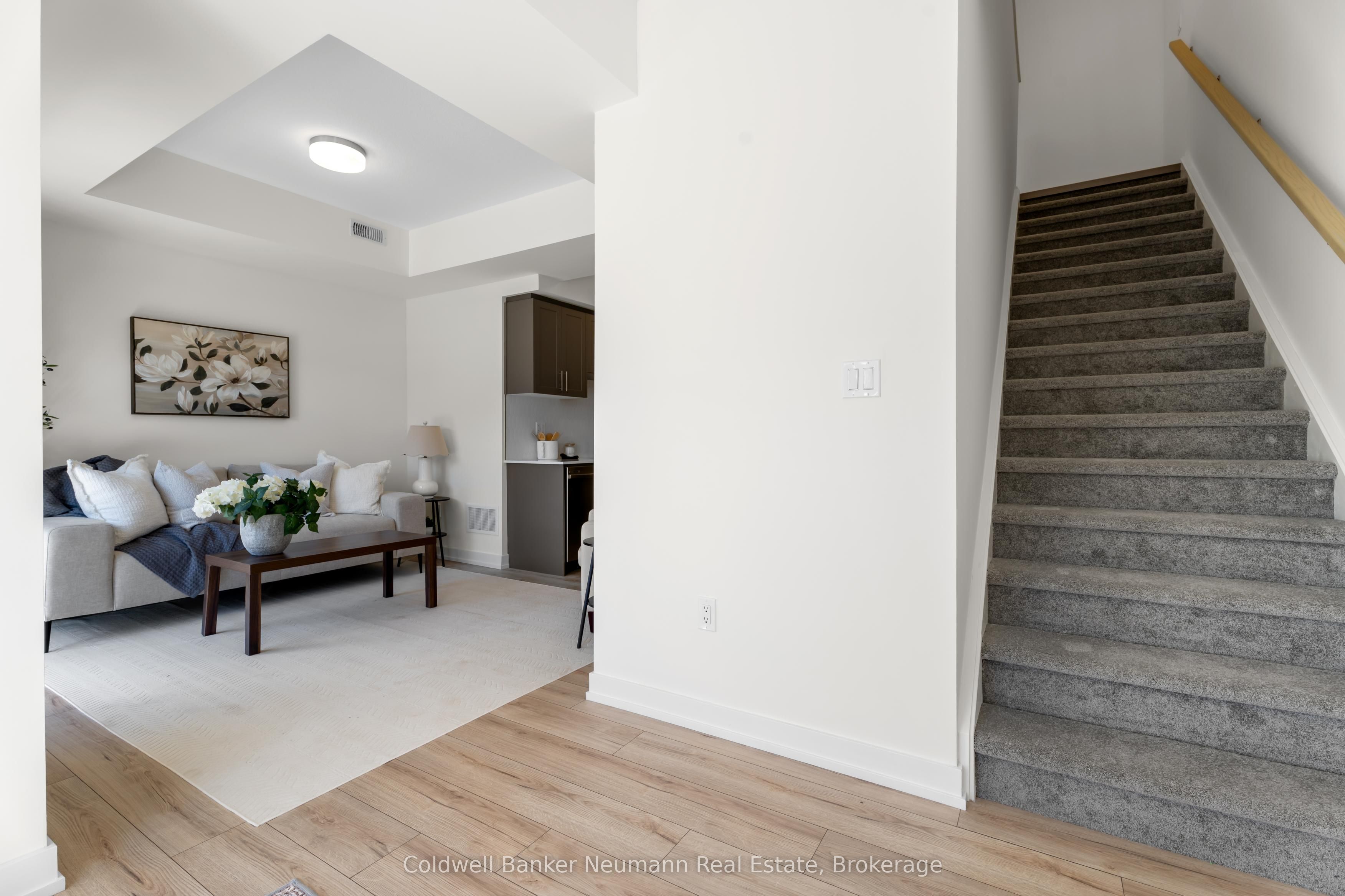 940 St David Street N 51 Property Photo 9