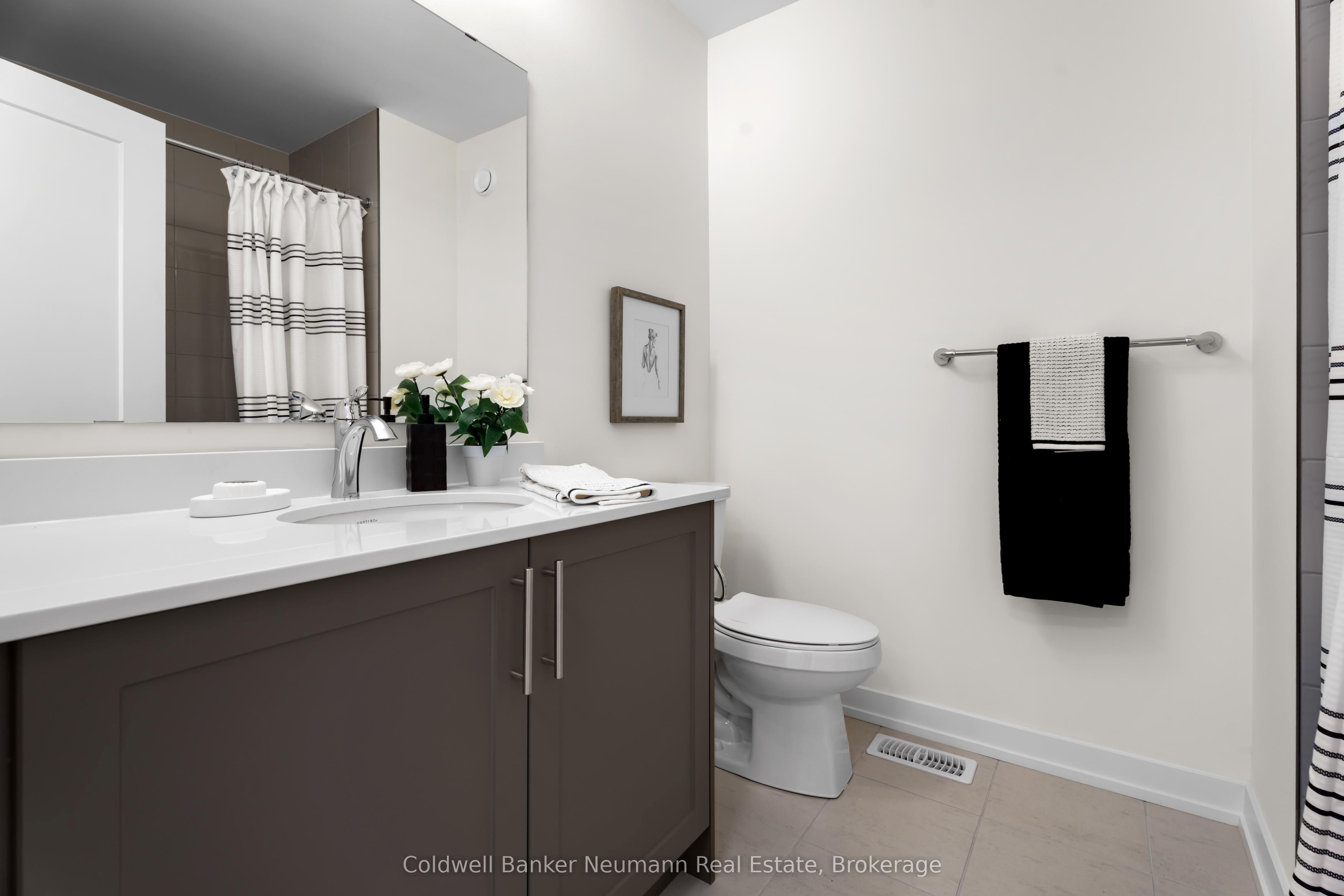 940 St David Street N 51 Property Photo 11